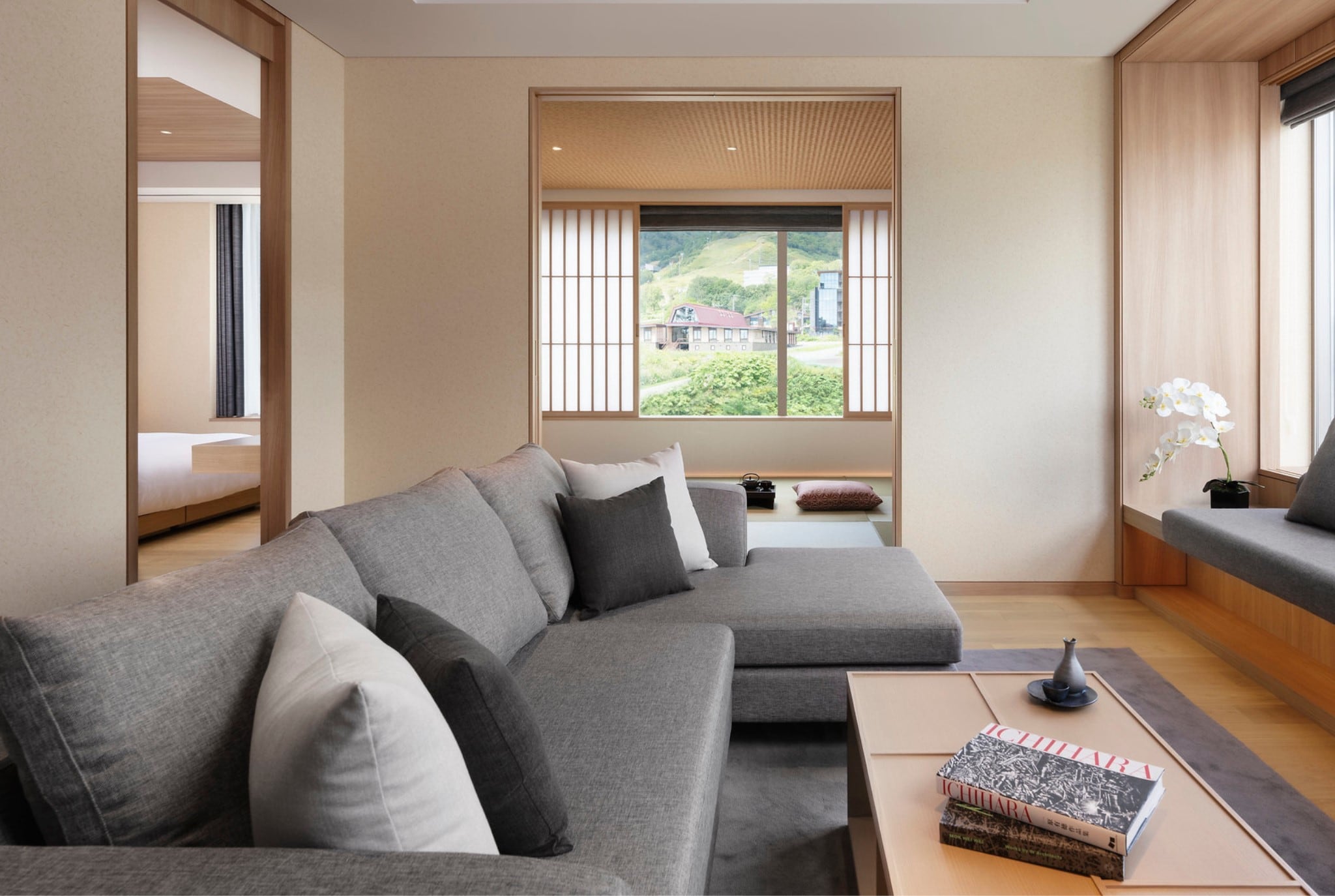 One Bedroom Corner Suite (with tatami room)