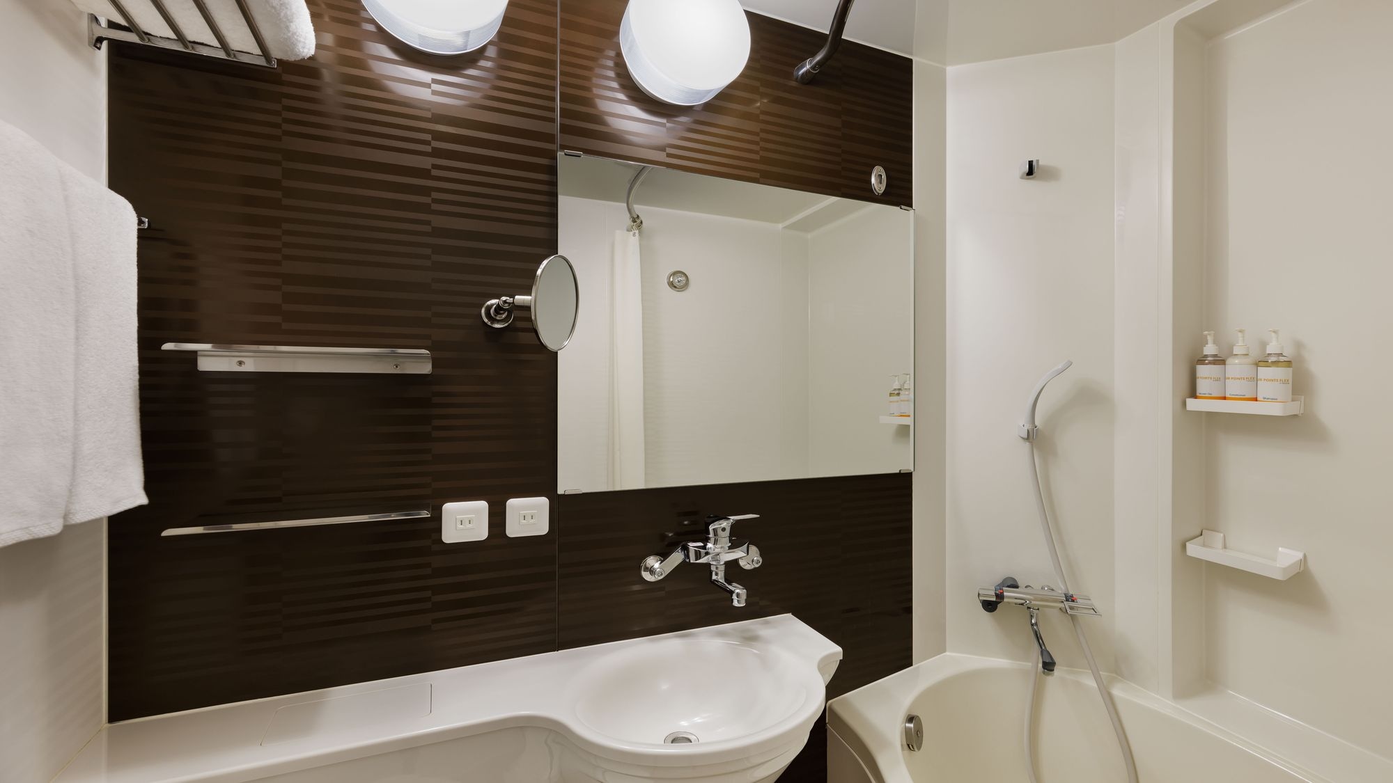 Bathroom (single/semi-double)