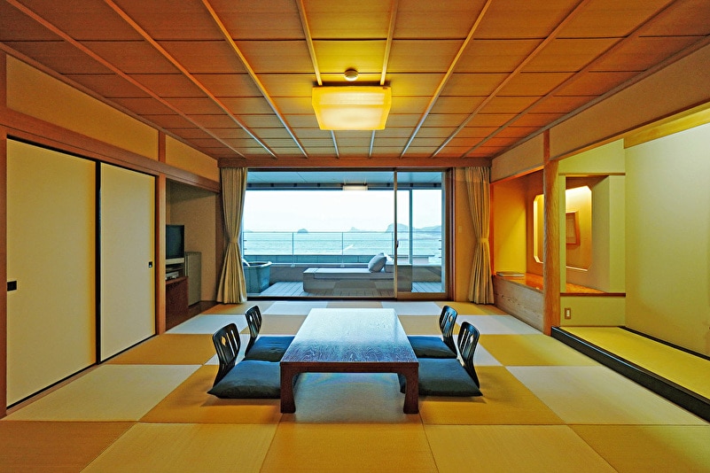 日式转角房，可欣赏露天温泉海景 [67 平方米]