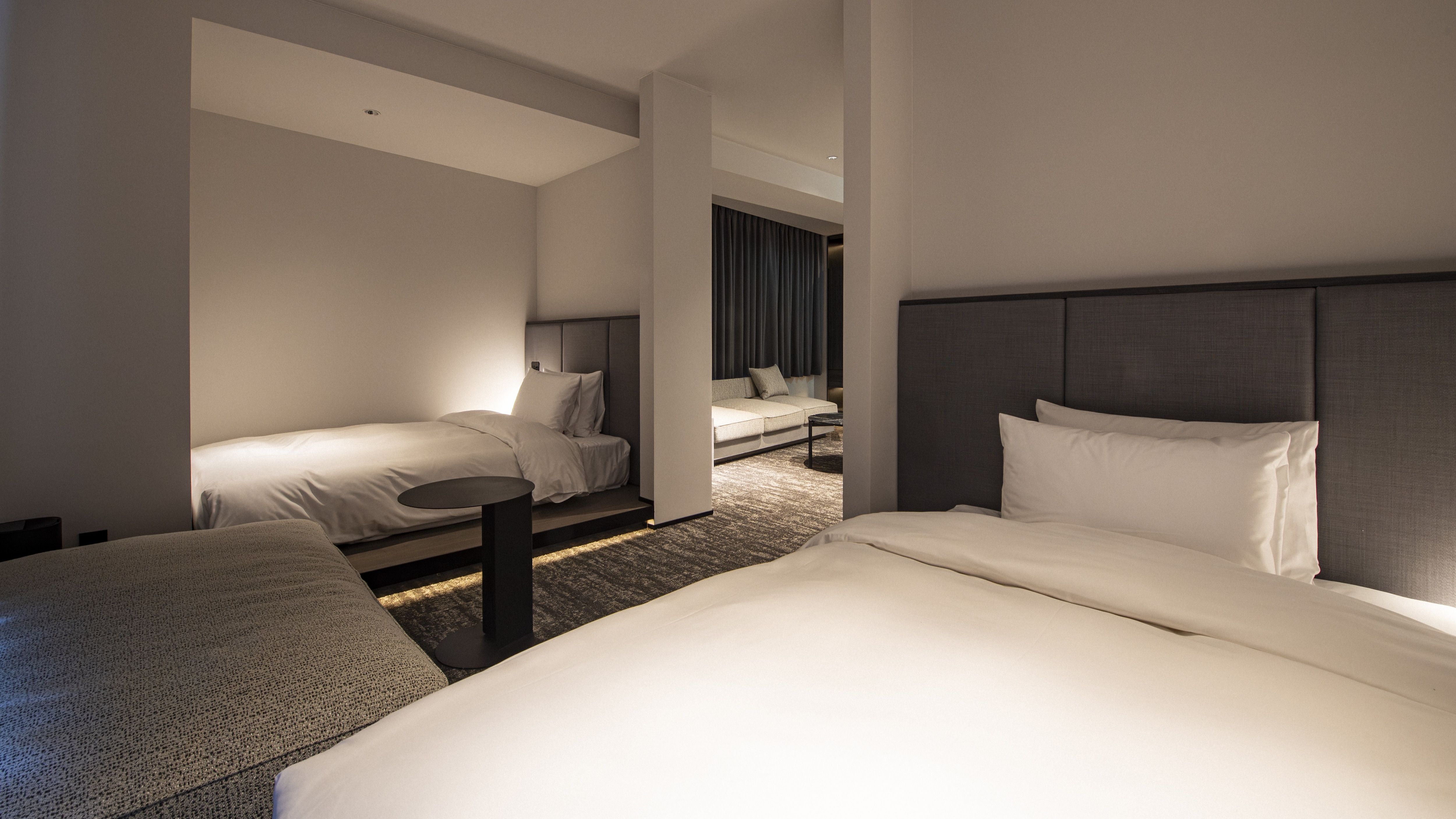 Junior Suite <Separate Twin Rooms> / Bedroom