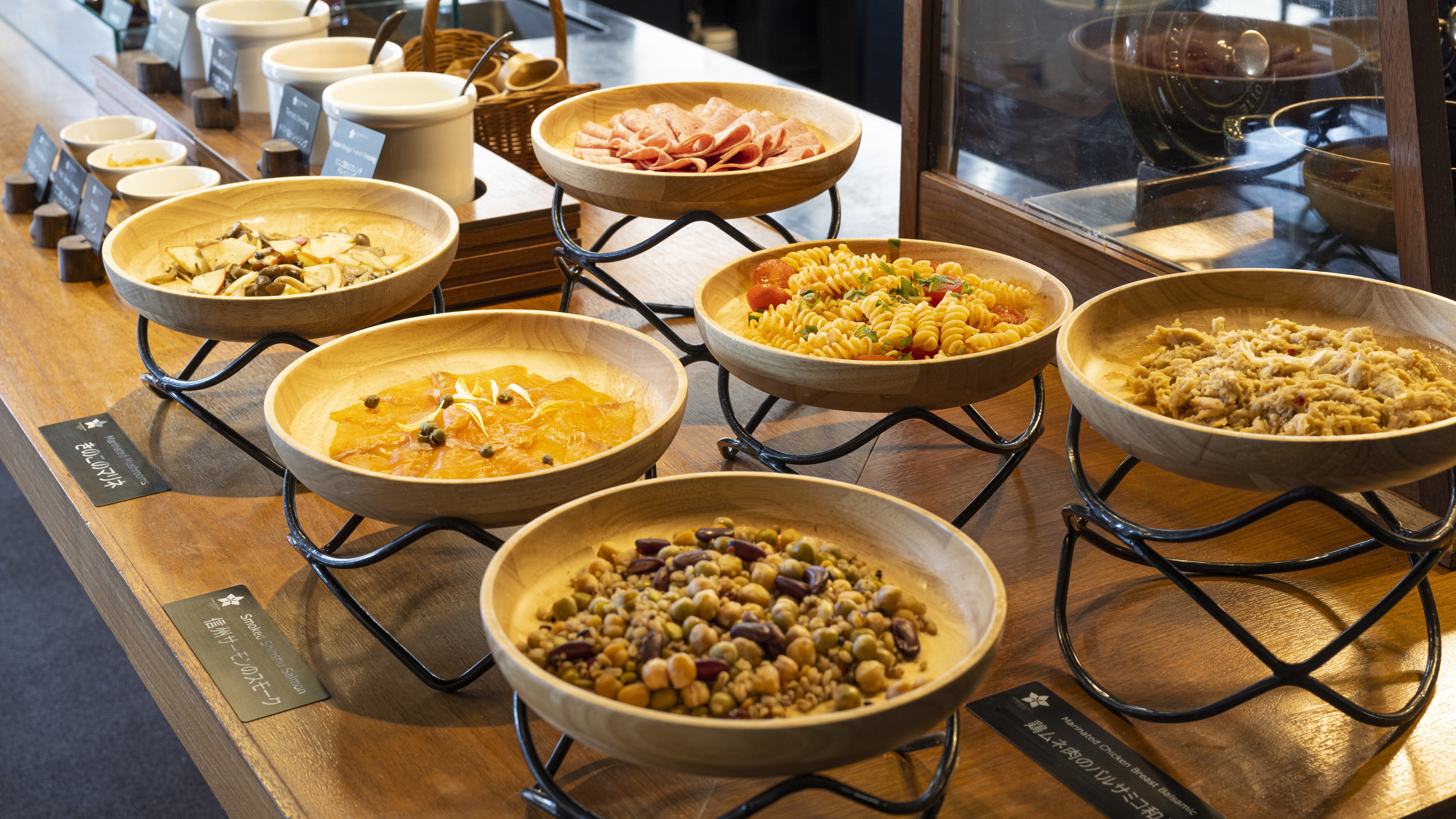 Enjoy a breakfast made with Shinshu ingredients at casual dining "A table".