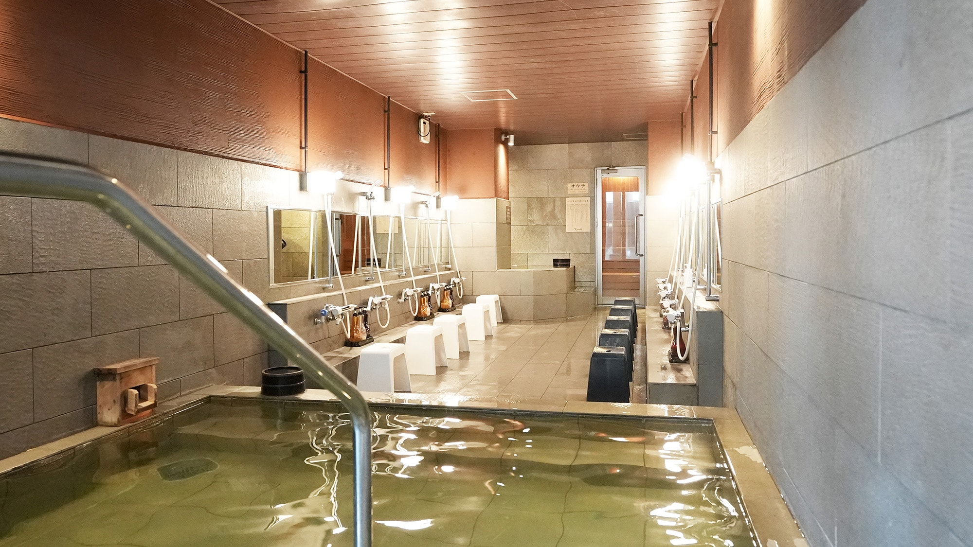 Large public bath (men's bath)