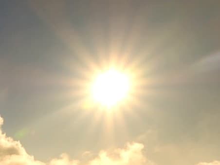 If the weather is fine, you can watch the sunrise while soaking in the morning bath (image)