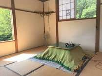 Between 8 tatami acorns