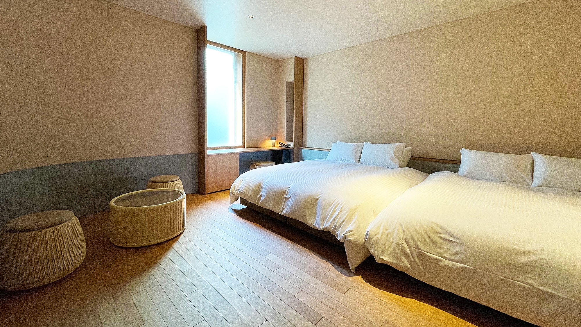 [Giường cỡ Queen x 2] Phòng Deluxe Twin - Rộng rãi và phù hợp cho khách có trẻ em.