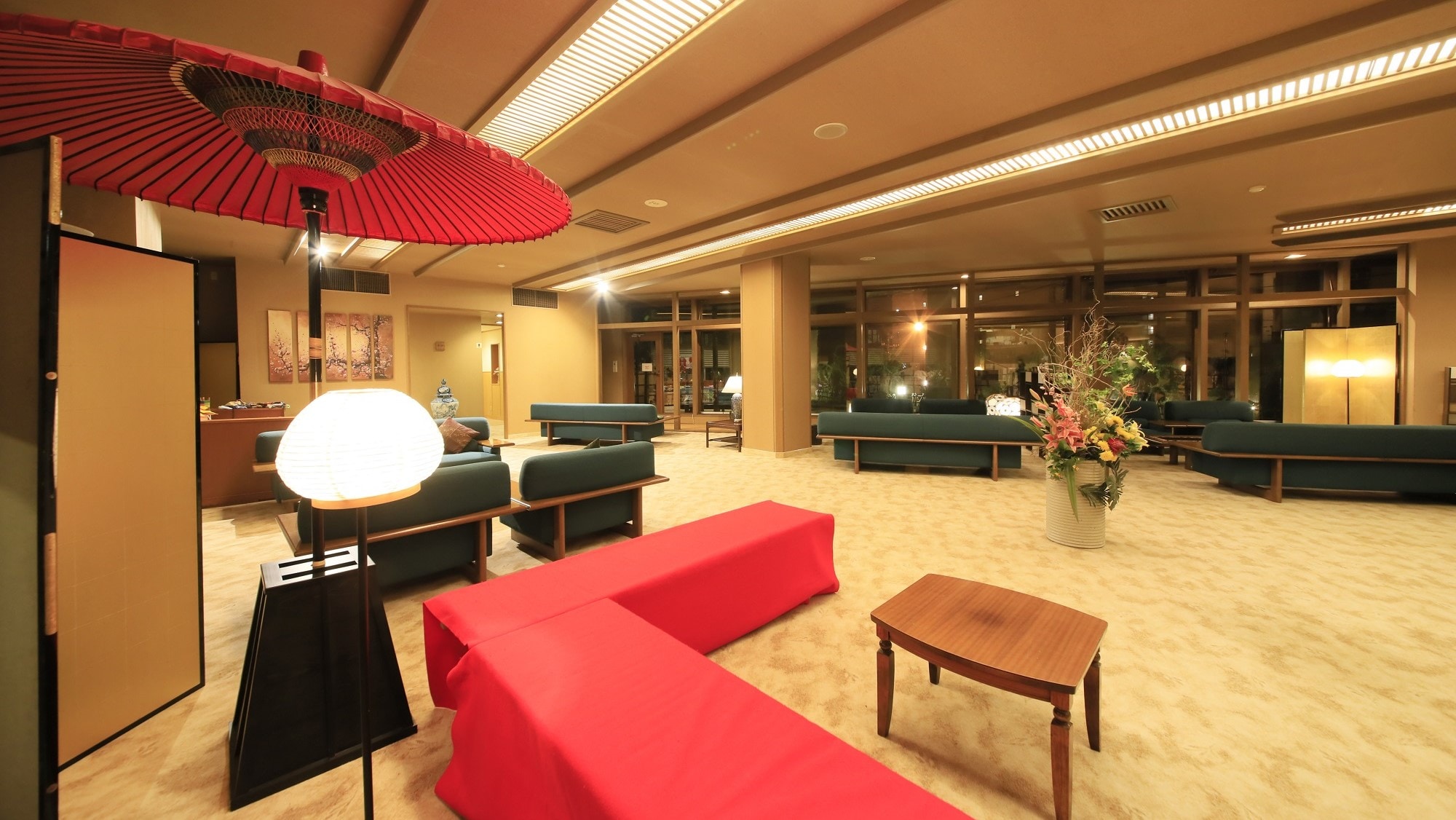 [Lobby] Commemorative photo under the Japanese umbrella (example)