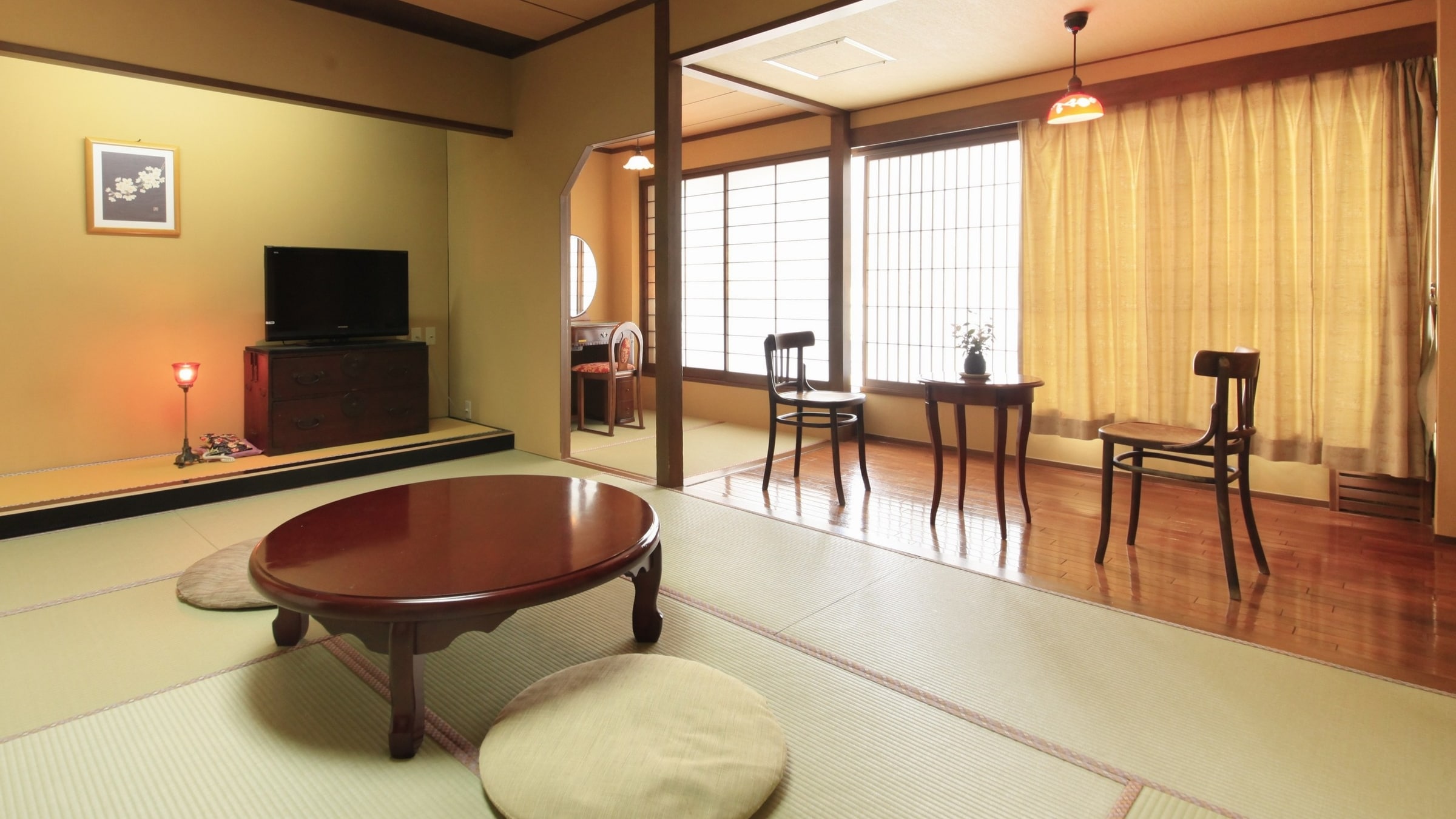 Retro Japanese-style room 12.5 tatami mats