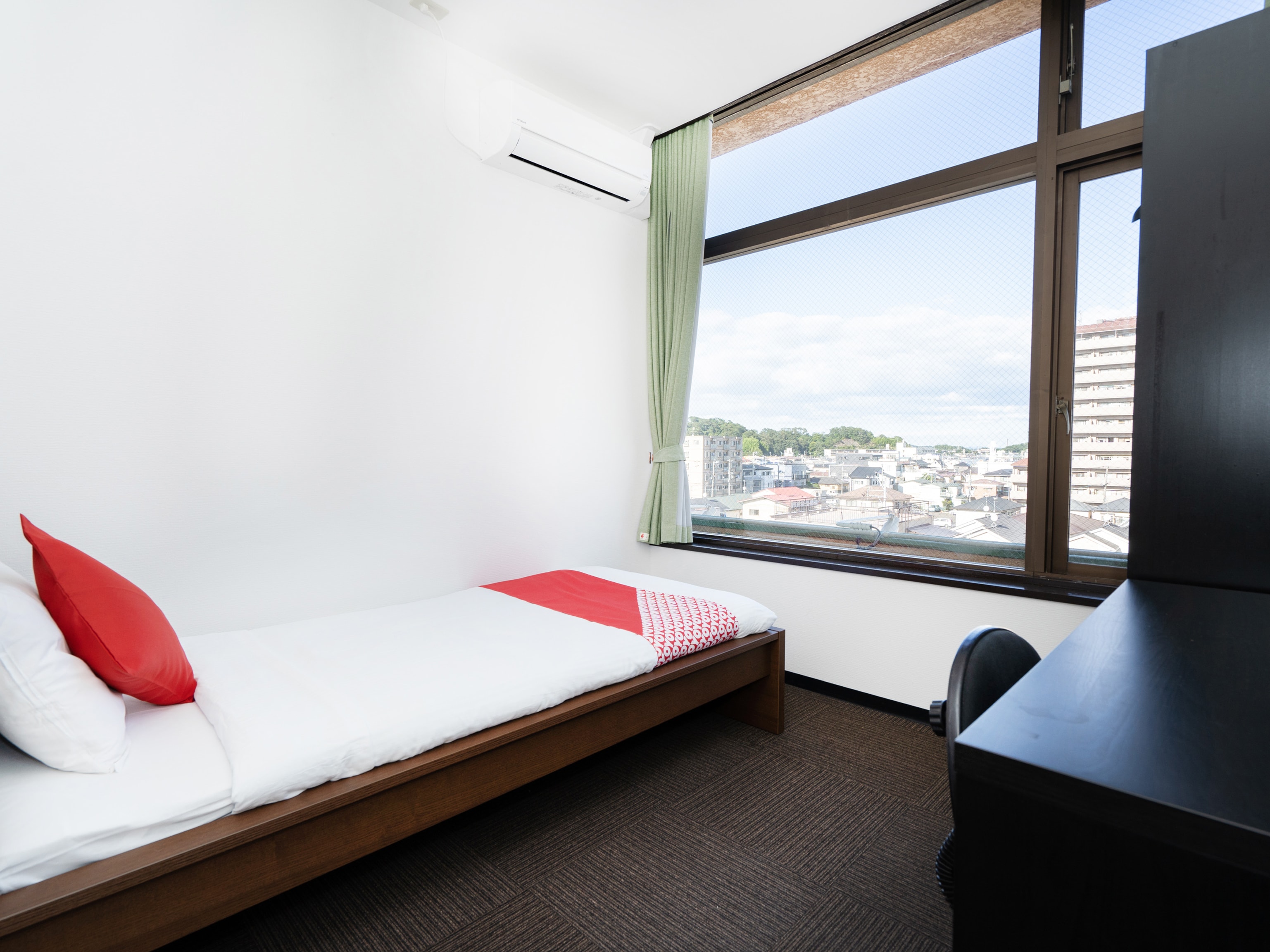 Single Deluxe Room