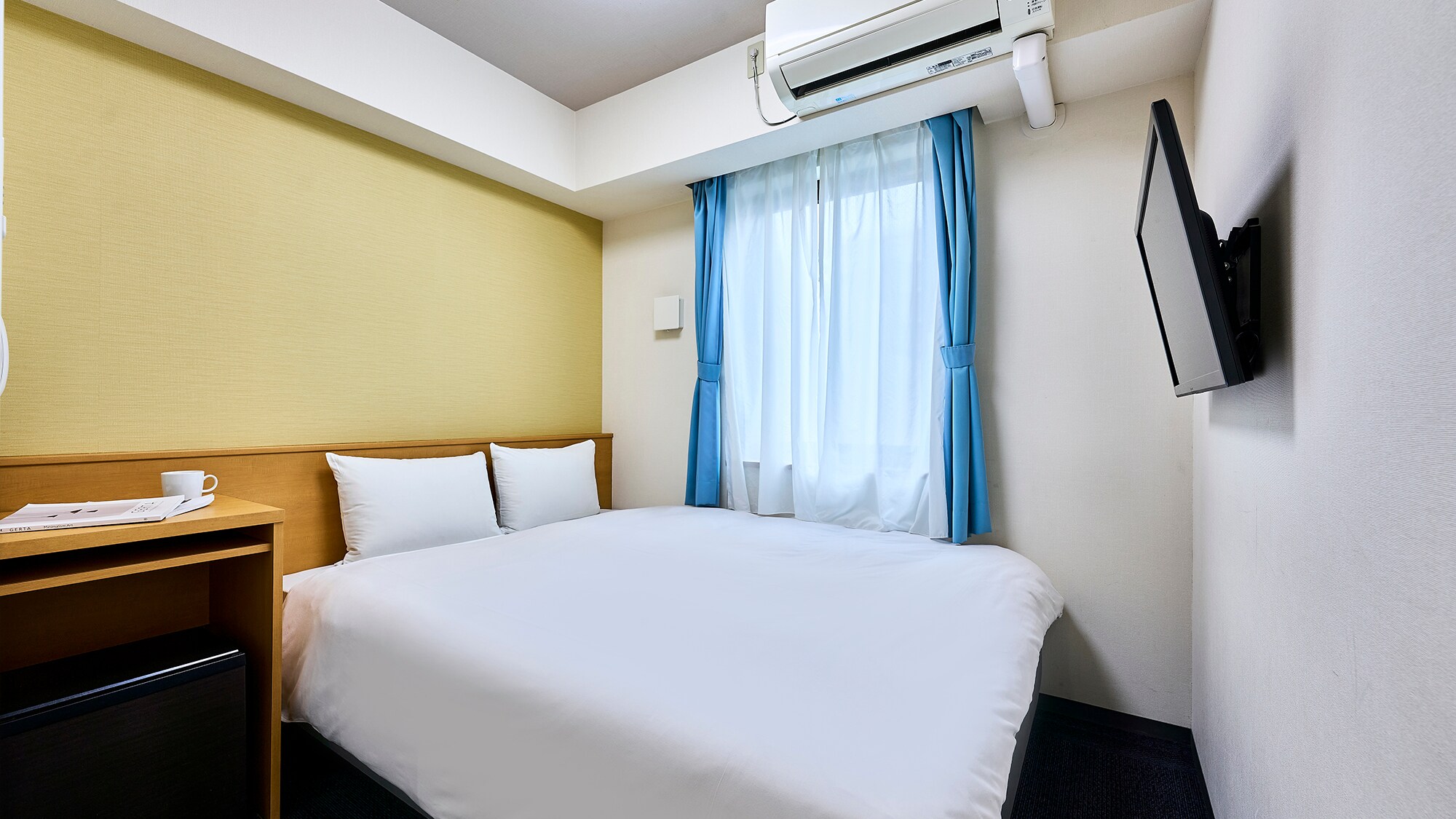 [ห้องคู่] 14 ตร.ม. / เตียงกว้าง 150 ซม