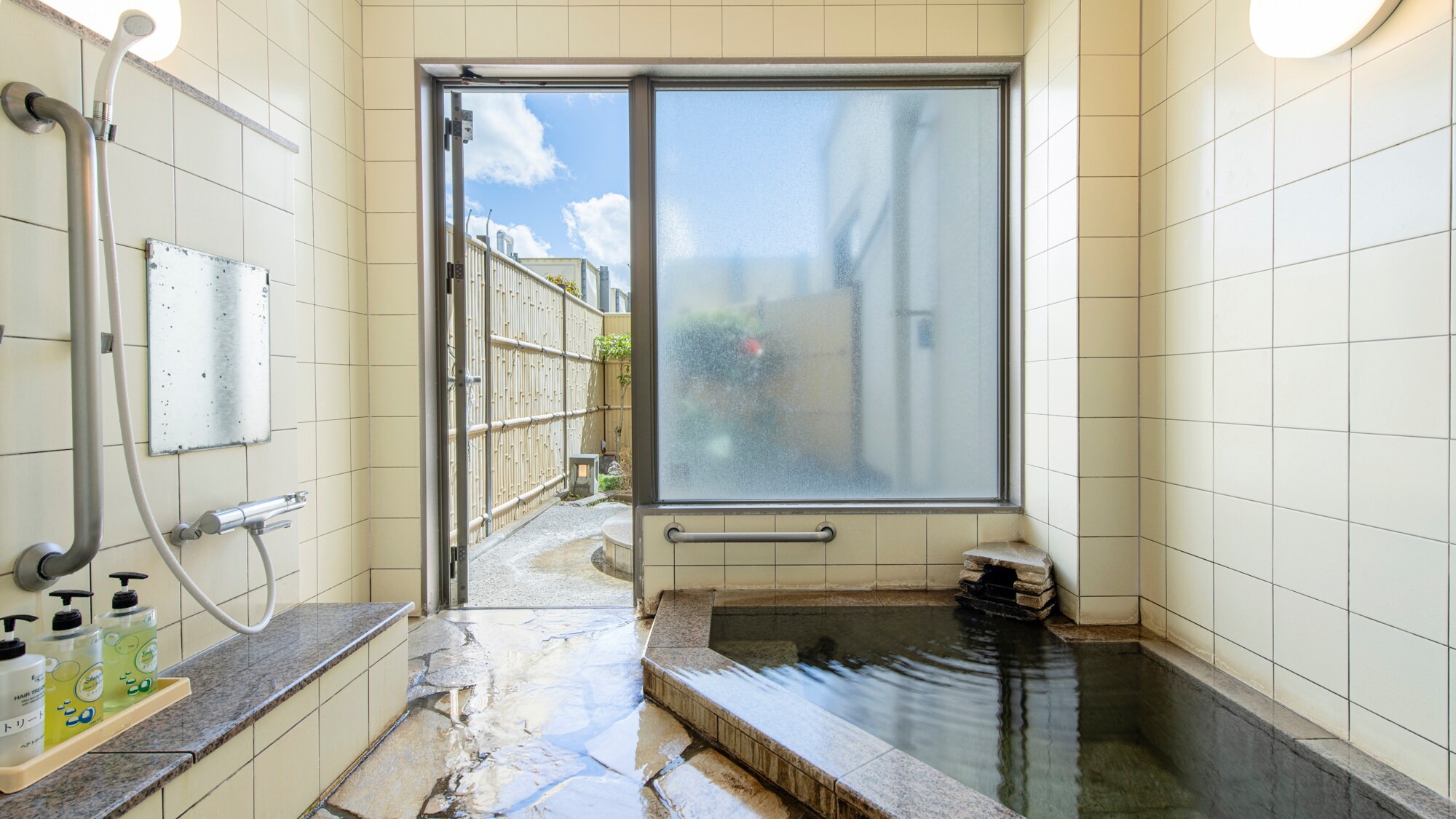 [Private bath] Indoor bath