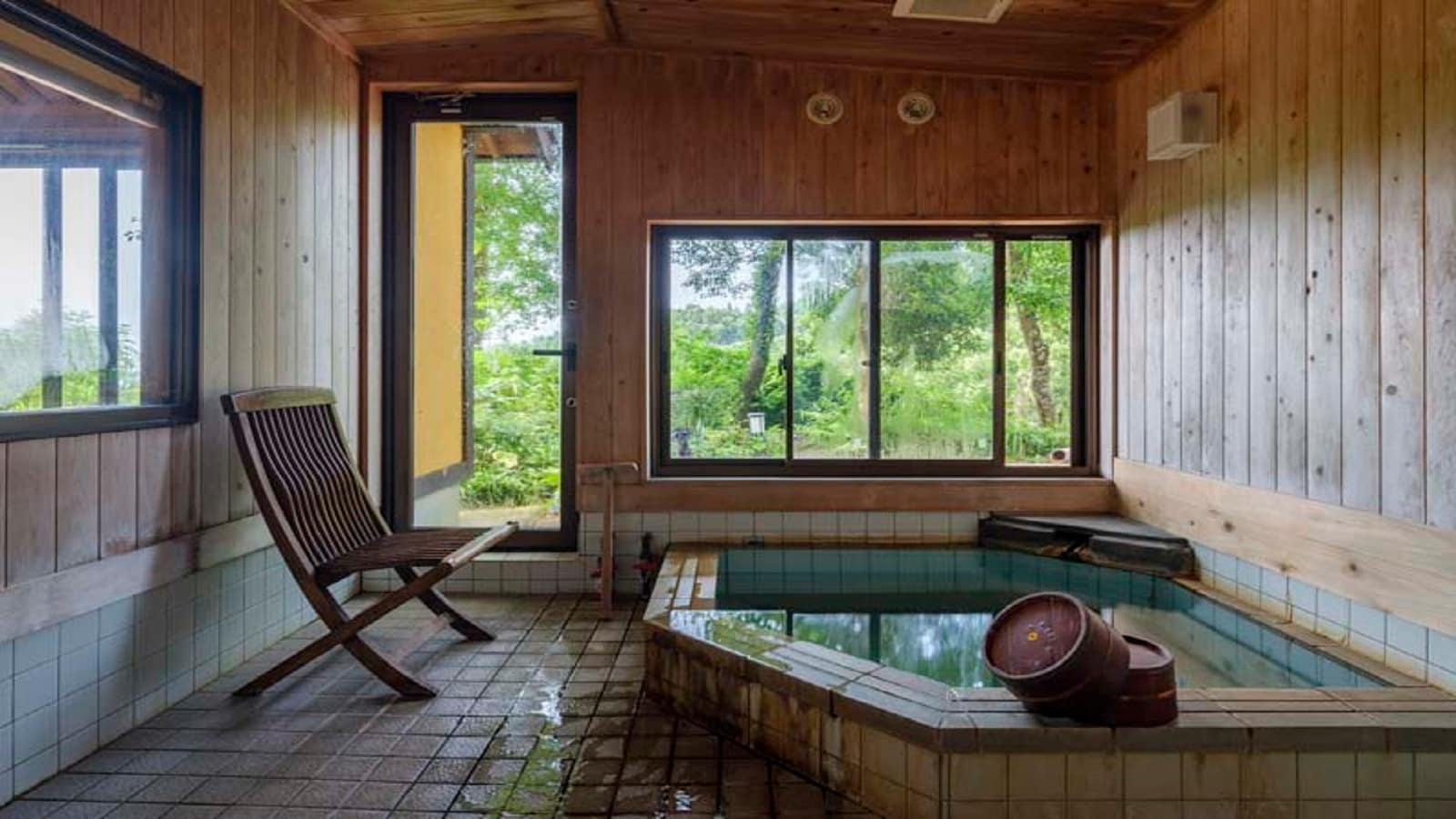 Separate type indoor bath (example)