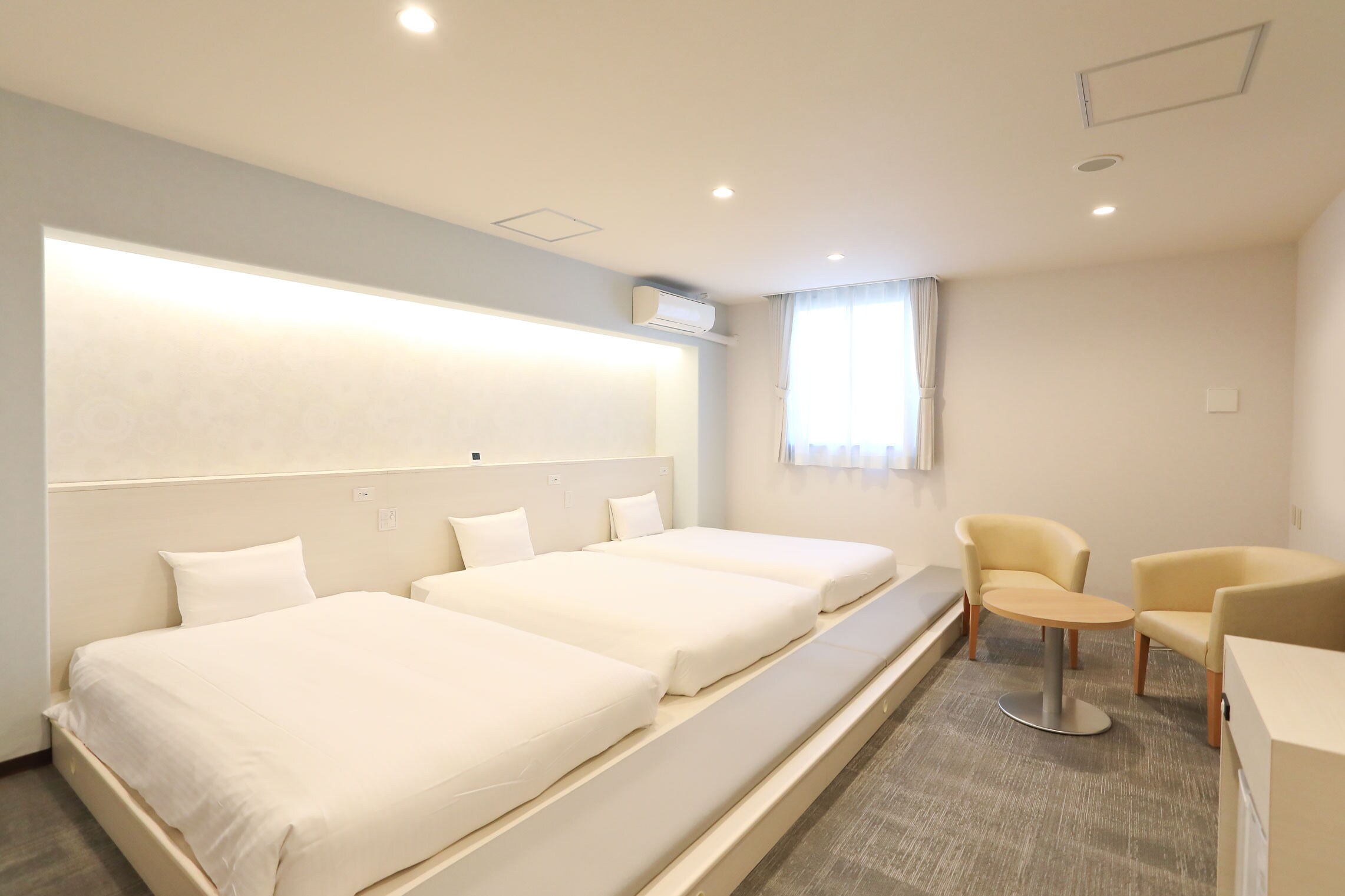 Triple [low bed type]
