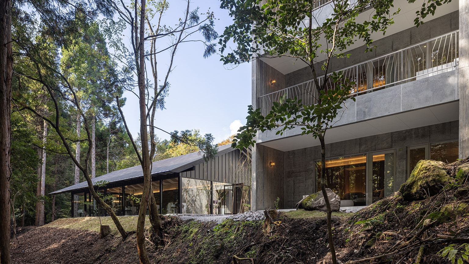 Main building/Exterior of restaurant "Chapeau"