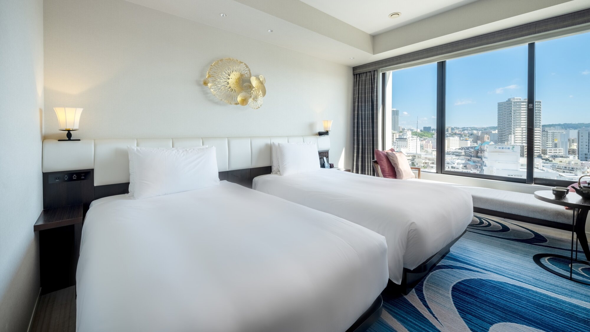 [Kamar Twin 28㎡] Kamar dengan desain penuh gaya yang terinspirasi dari laut dan langit Okinawa.