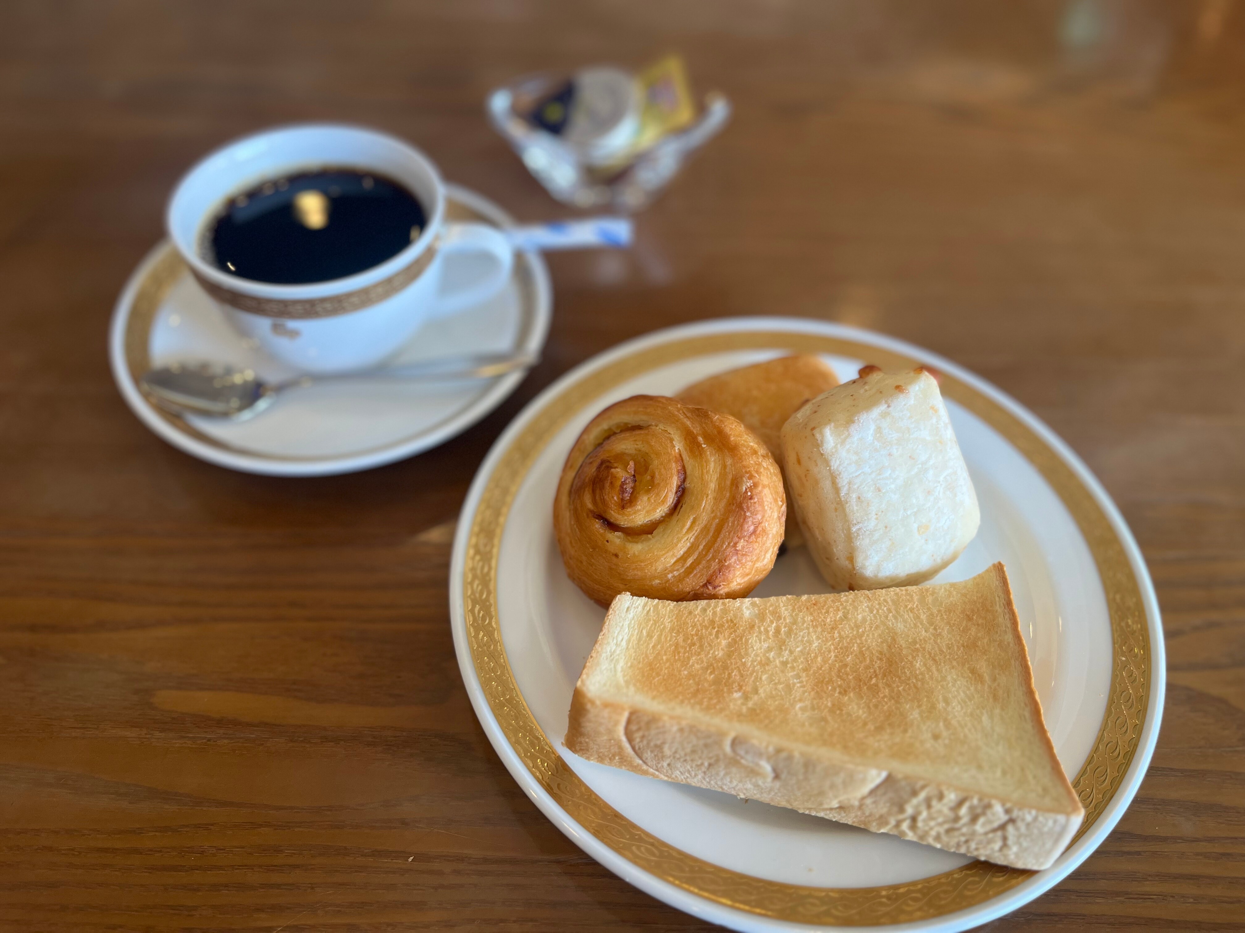 All-you-can-eat bread