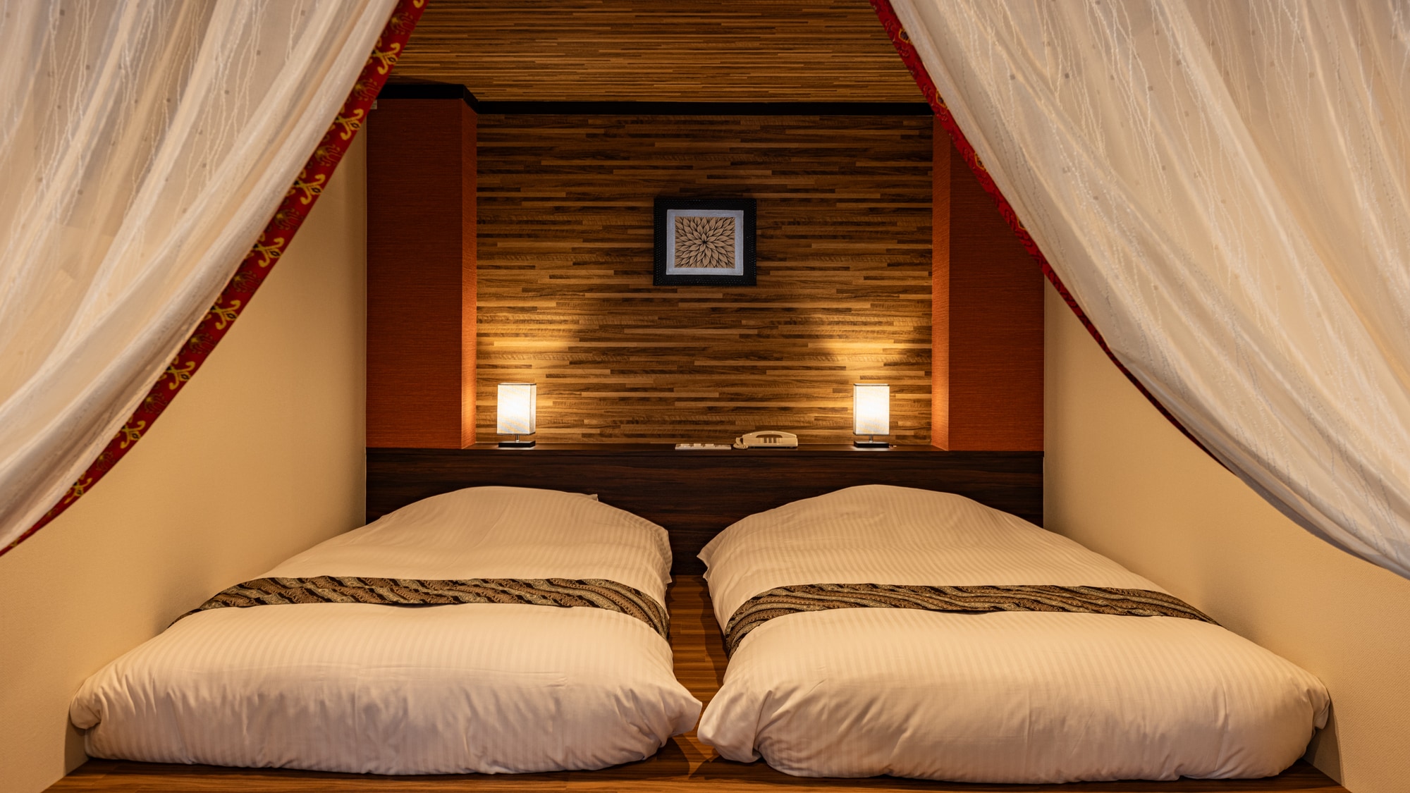 [Main building] Balinese-style Japanese-Western style twin bedroom