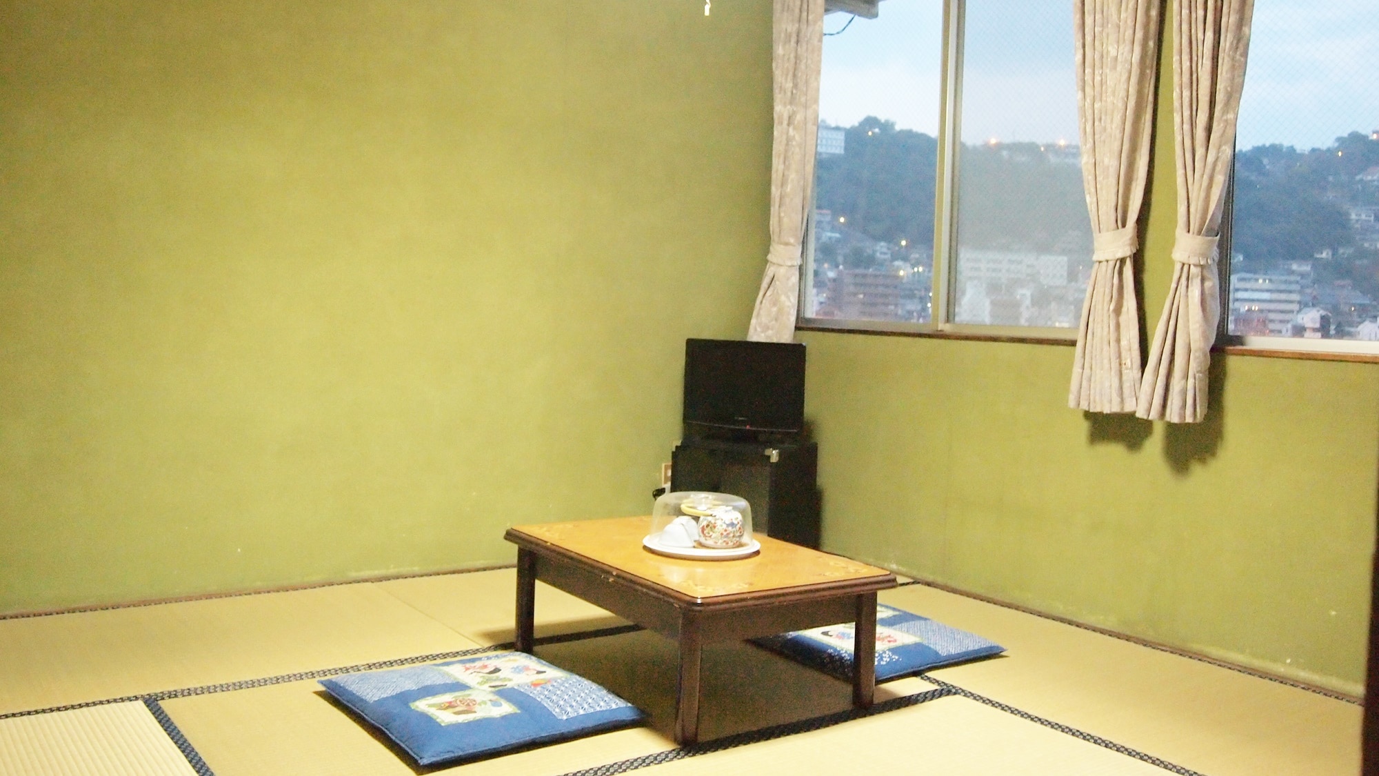 * [Room] We will prepare a Japanese-style room on the sea side or Yamate side.