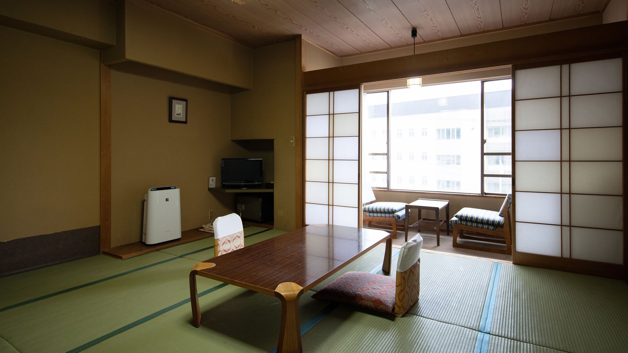 [City side] Reasonable room where you can see Lake Suwa from an angle.