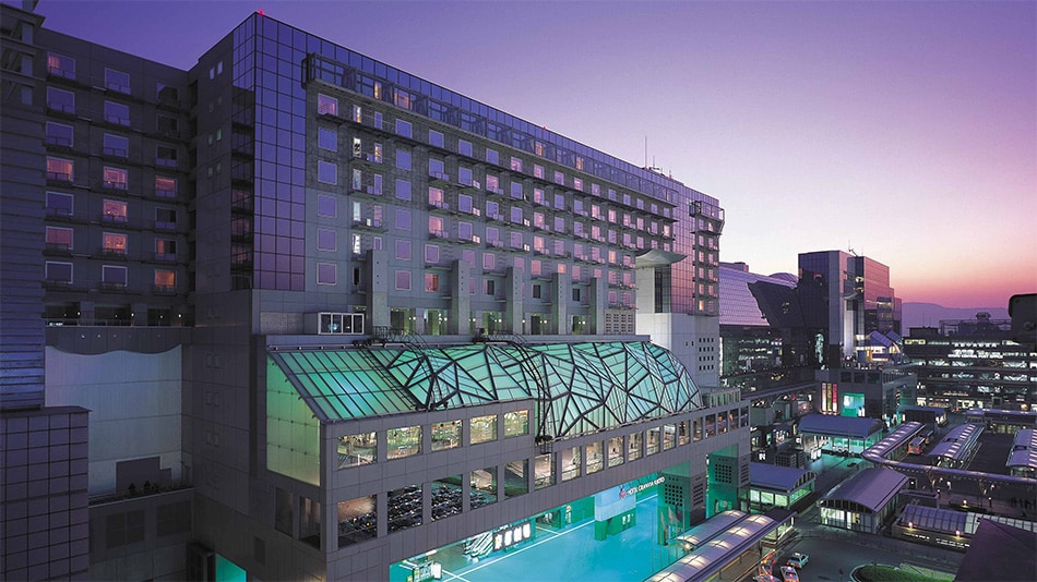 Hotel exterior (evening view) * Image