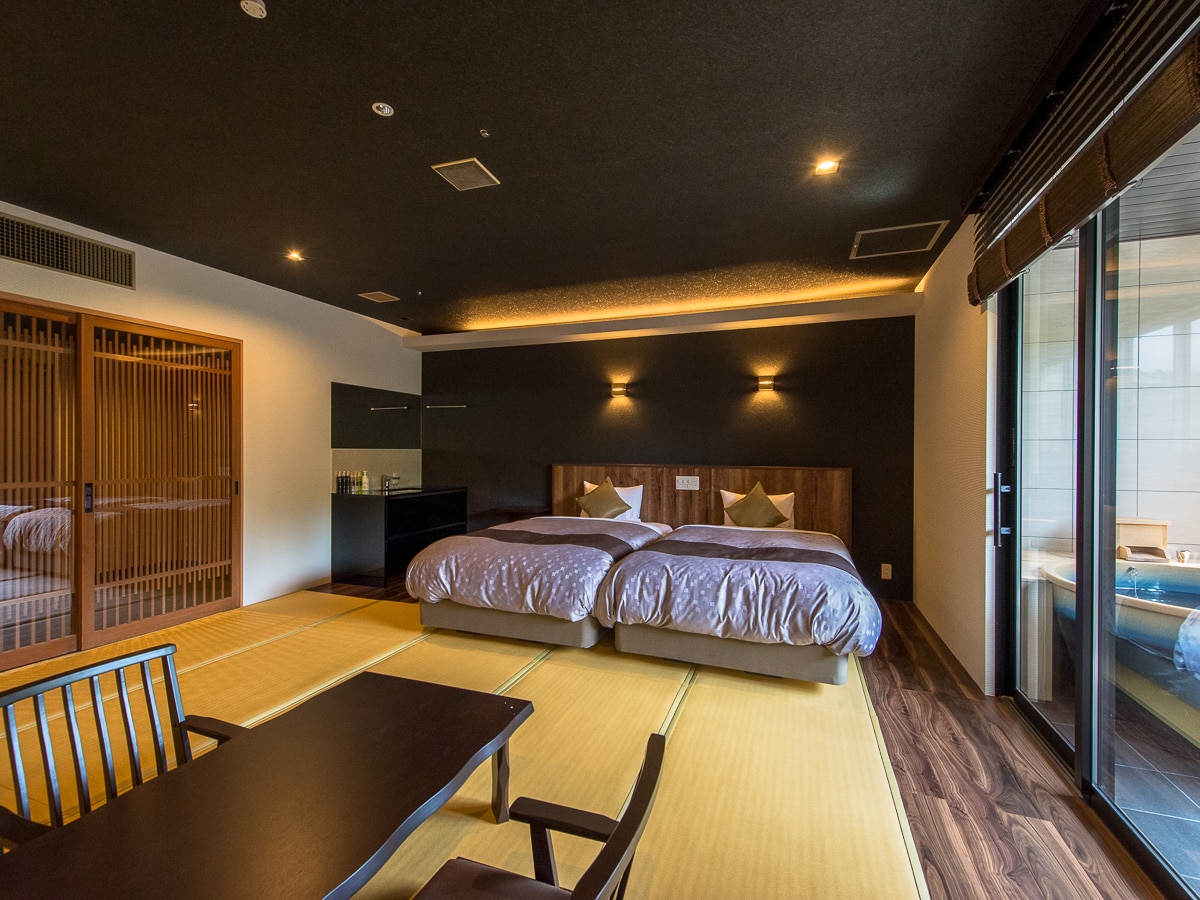 [Wamirei Jr. Suite] 40 square meters + private terrace 8 square meters, Shigaraki ware open-air bath
