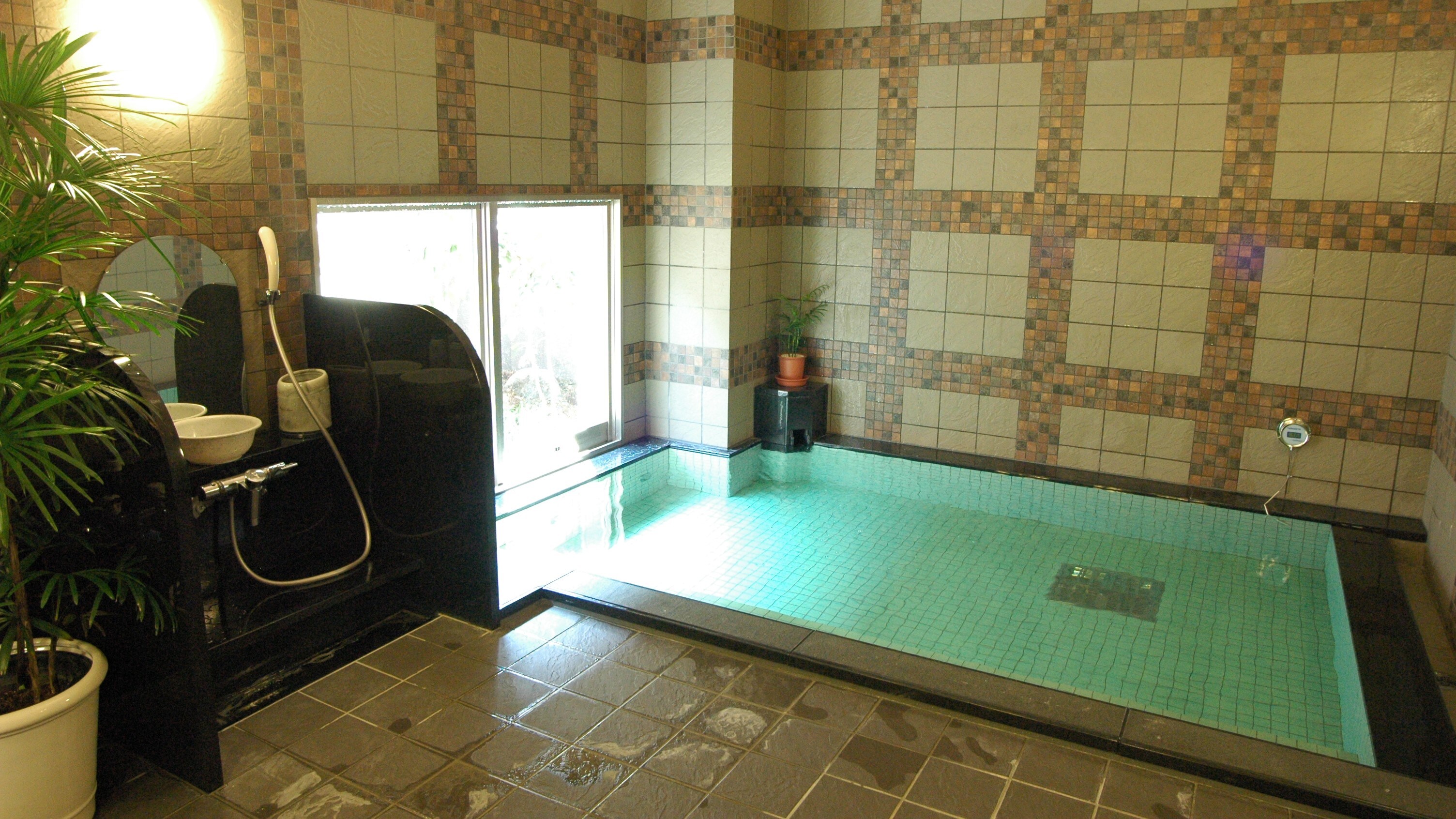 Kamar mandi besar pria
