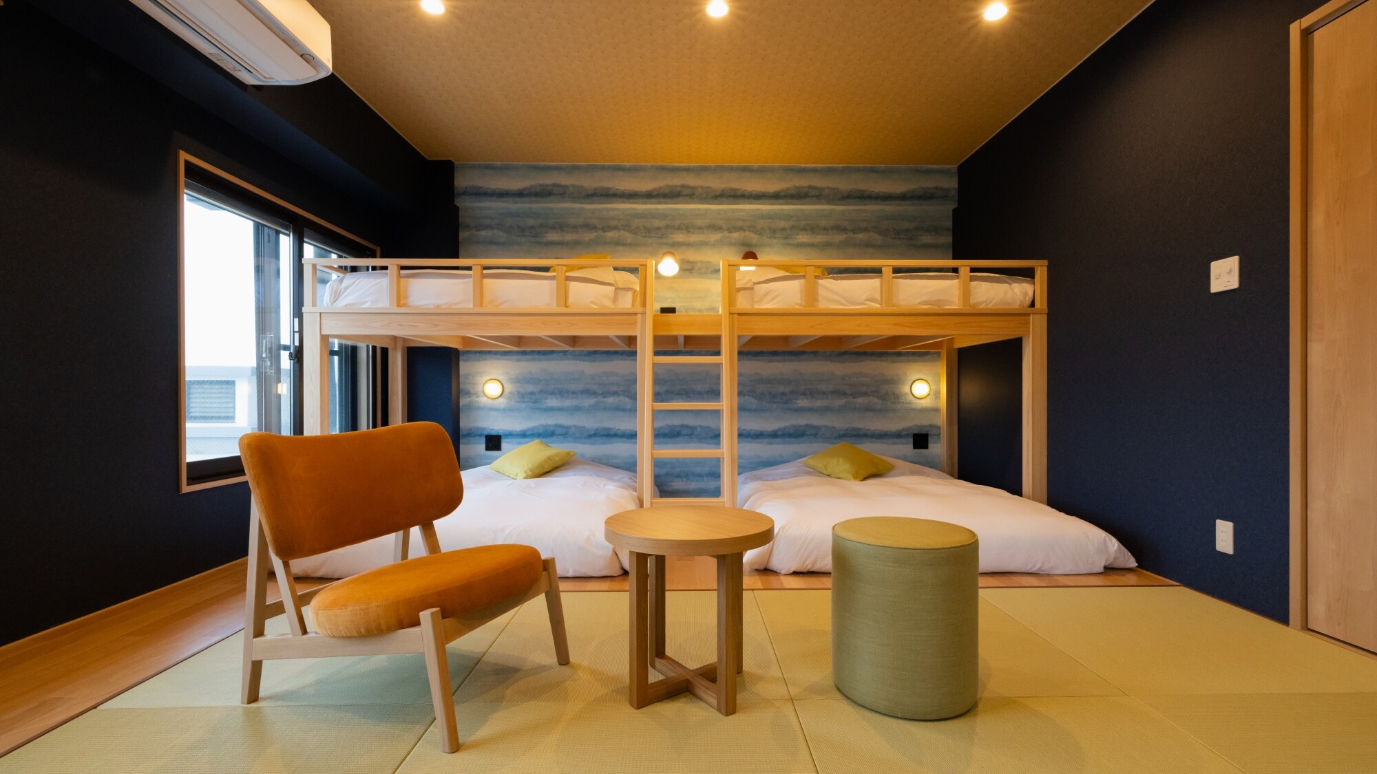 [Bunk Bedroom] By adding futons, it can accommodate up to 6 people.