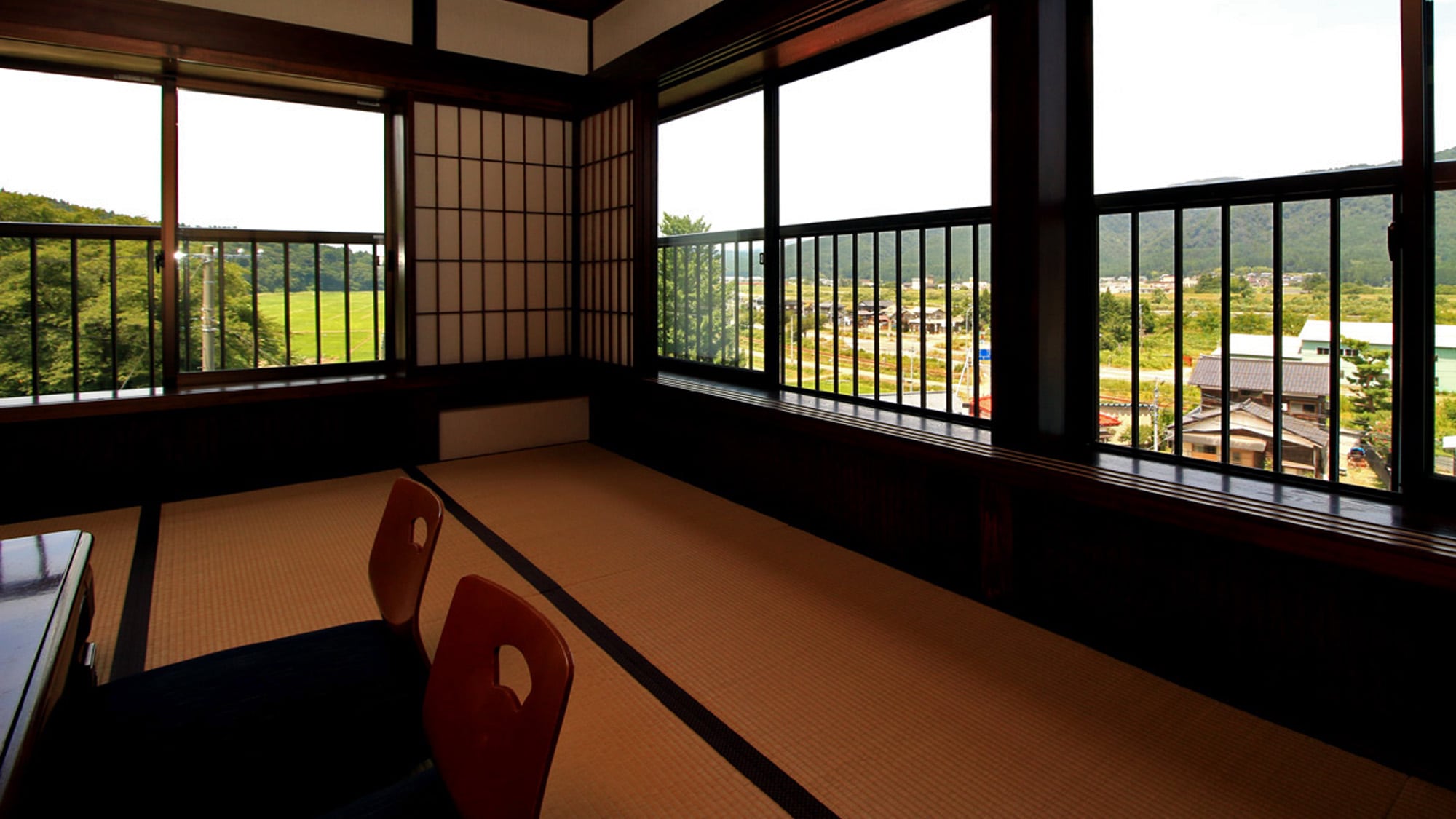 ■ [Guest room example: Hinode no Ma (15 tatami mats)] A spacious Japanese-style room where the sun feels good