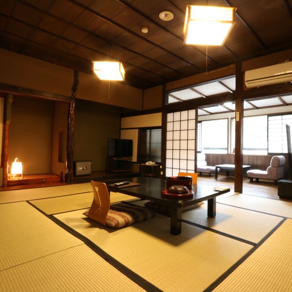 Japanese-style room with 10 tatami mats