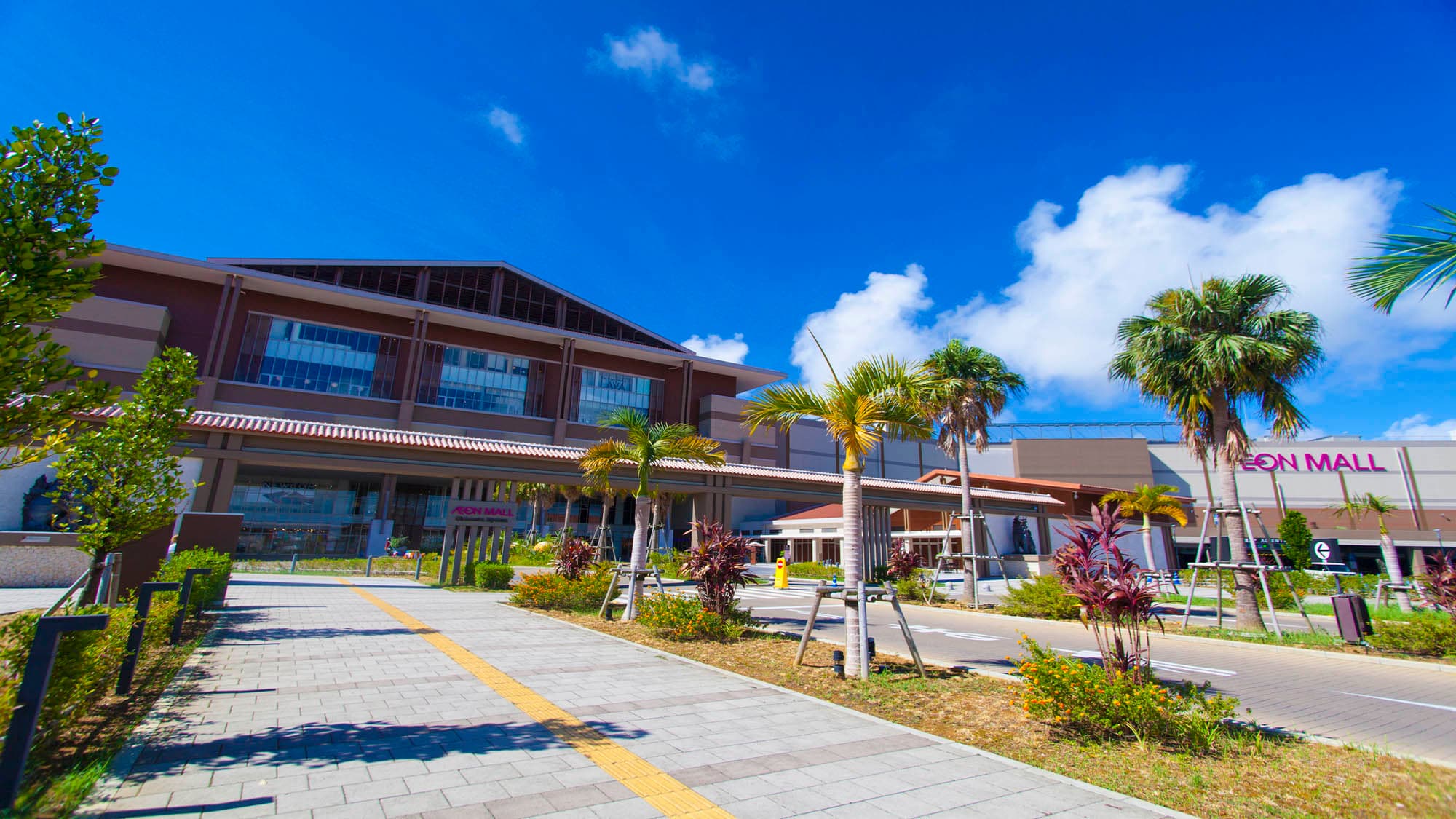 Aeon Mall Okinawa Rycom (17 minutes by car)
