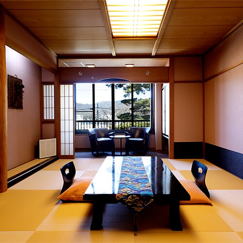 [Guest room] Japanese-style room with 10 tatami mats and toilet
