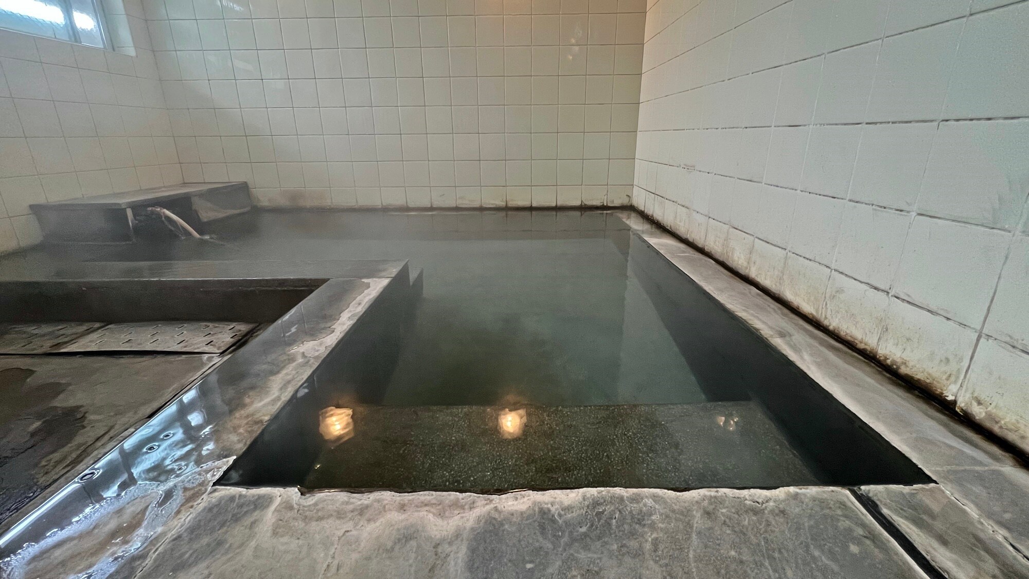 *Large public bath/Available anytime during your stay! Relax in the hot spring water straight from the source