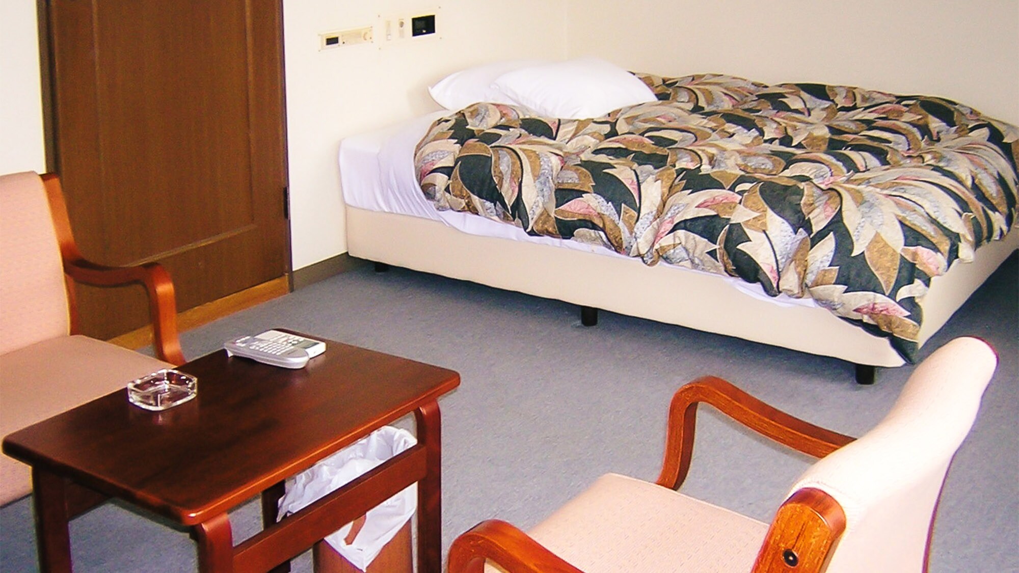 ・[Standard Double] Enjoy a relaxing sleep in a double bed