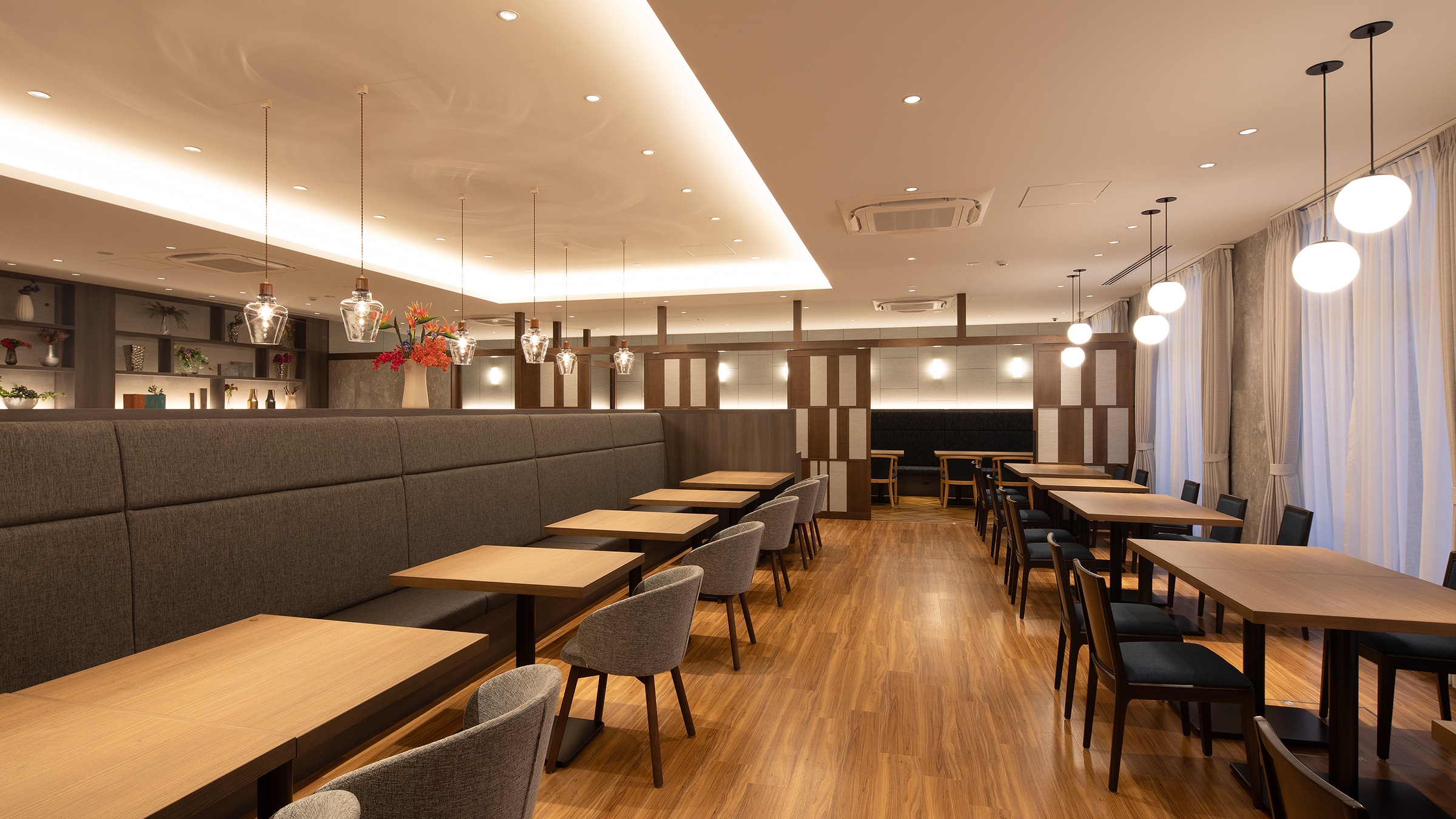 一楼餐厅“R9餐厅”