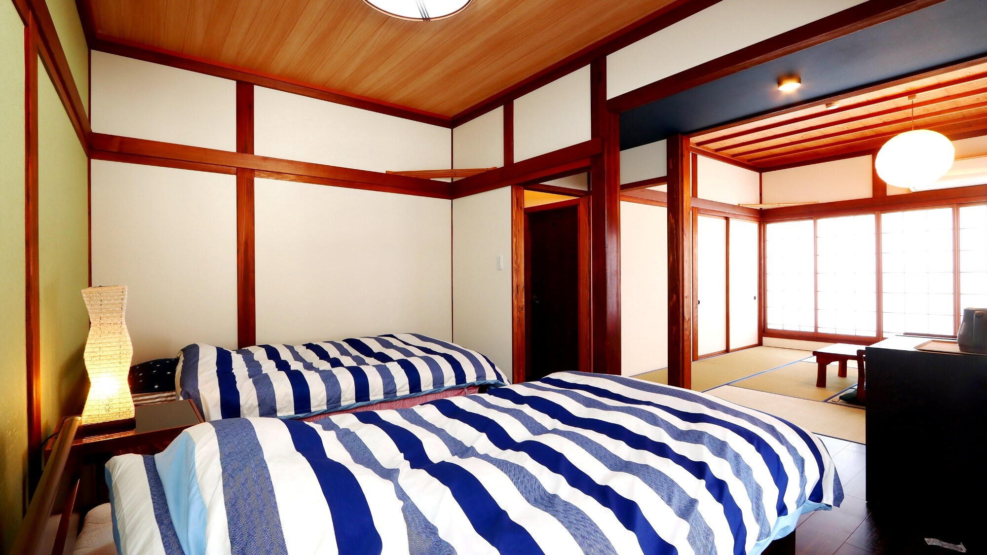 [Room] 202. This room is left to you for 2 hours.