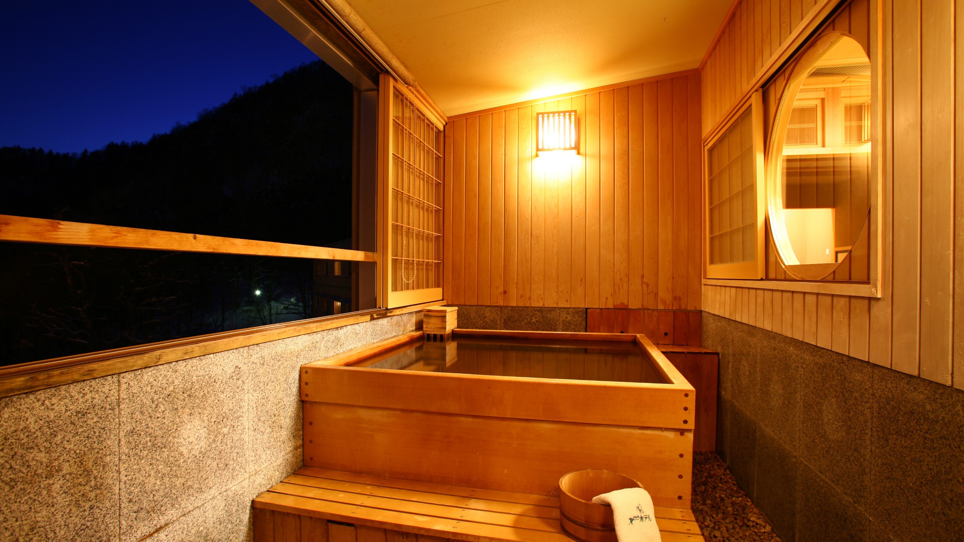 [Guest room observation bath/example]