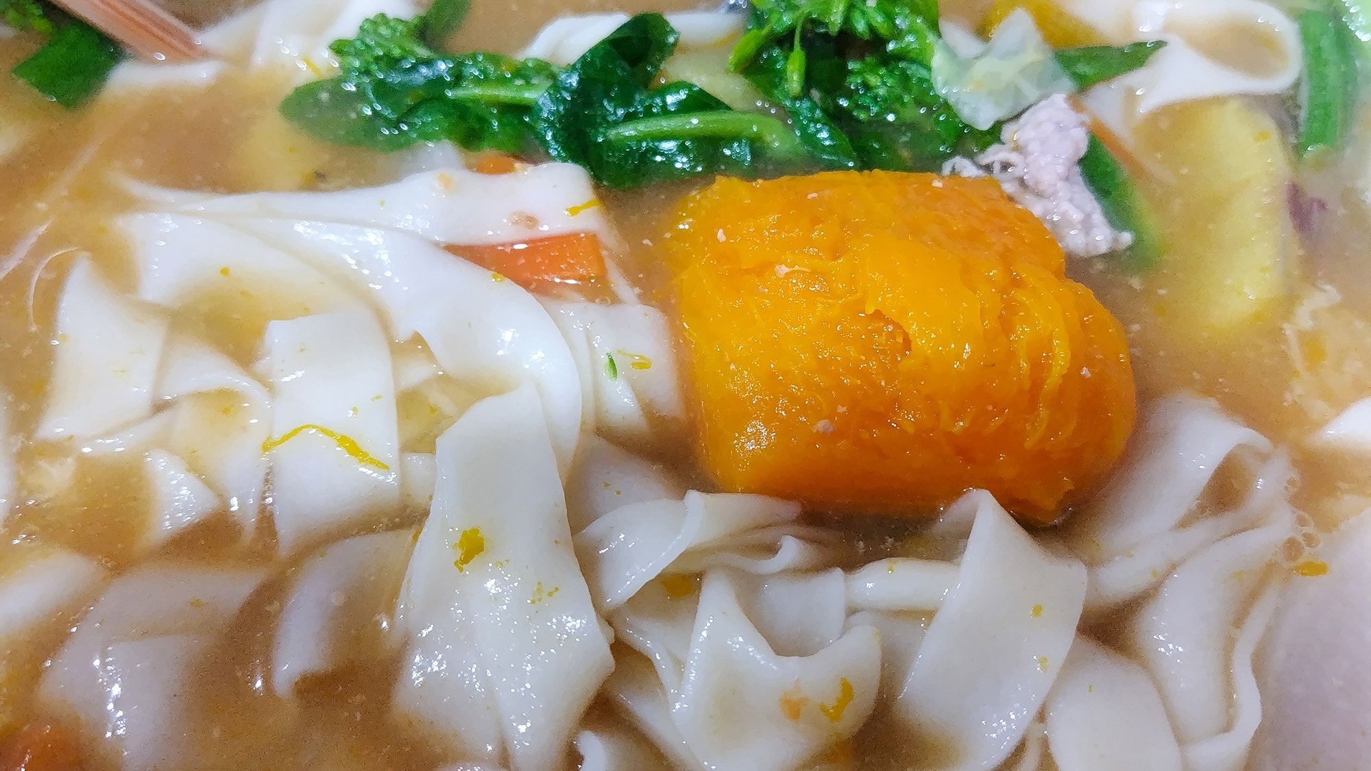 Mie hoto yang baru dibuat memiliki cita rasa yang luar biasa.