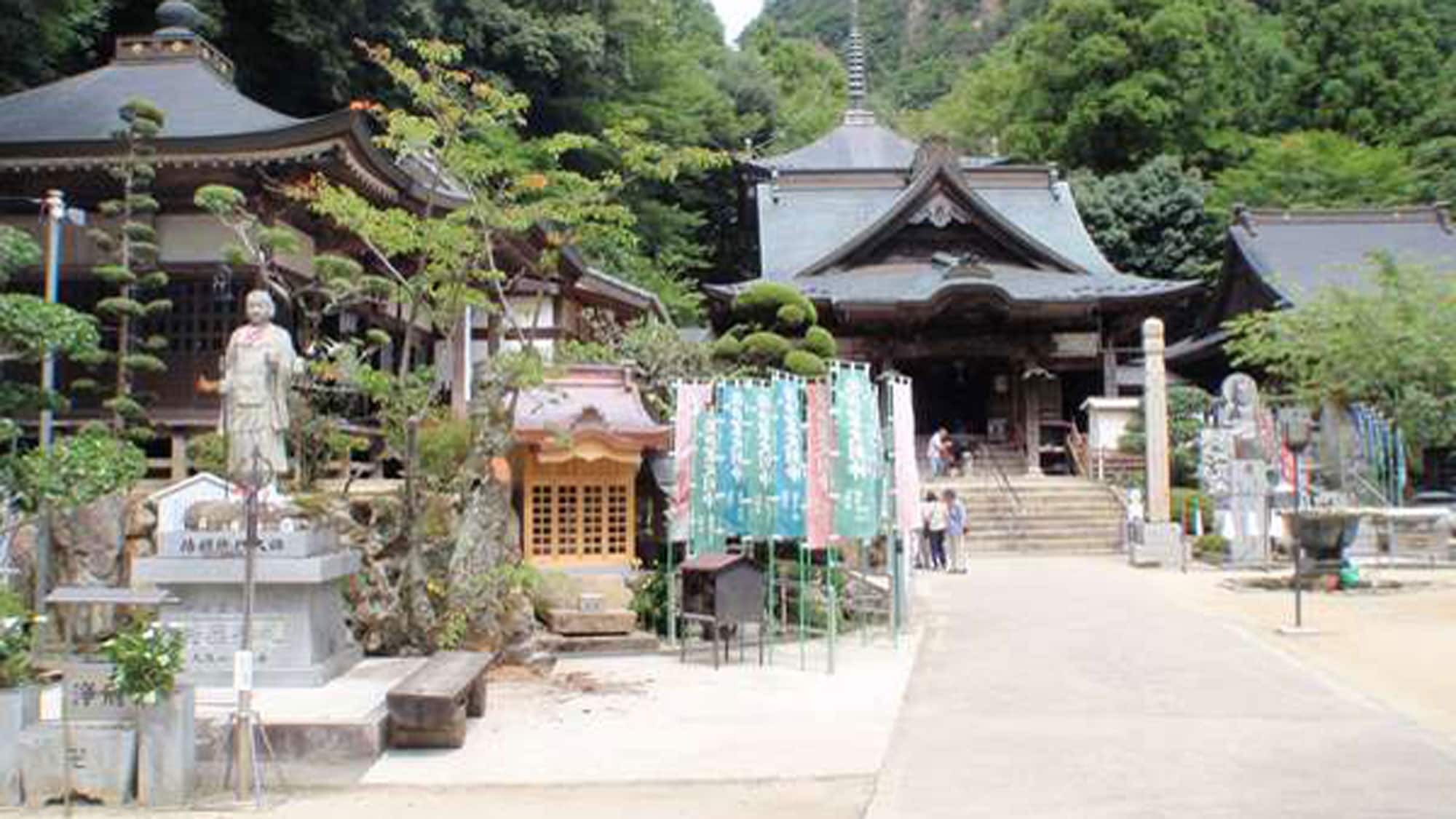 *[Nearby] Okuboji Temple, the 88th temple on the Shikoku Pilgrimage. Approximately 20 minutes by car from the hotel.