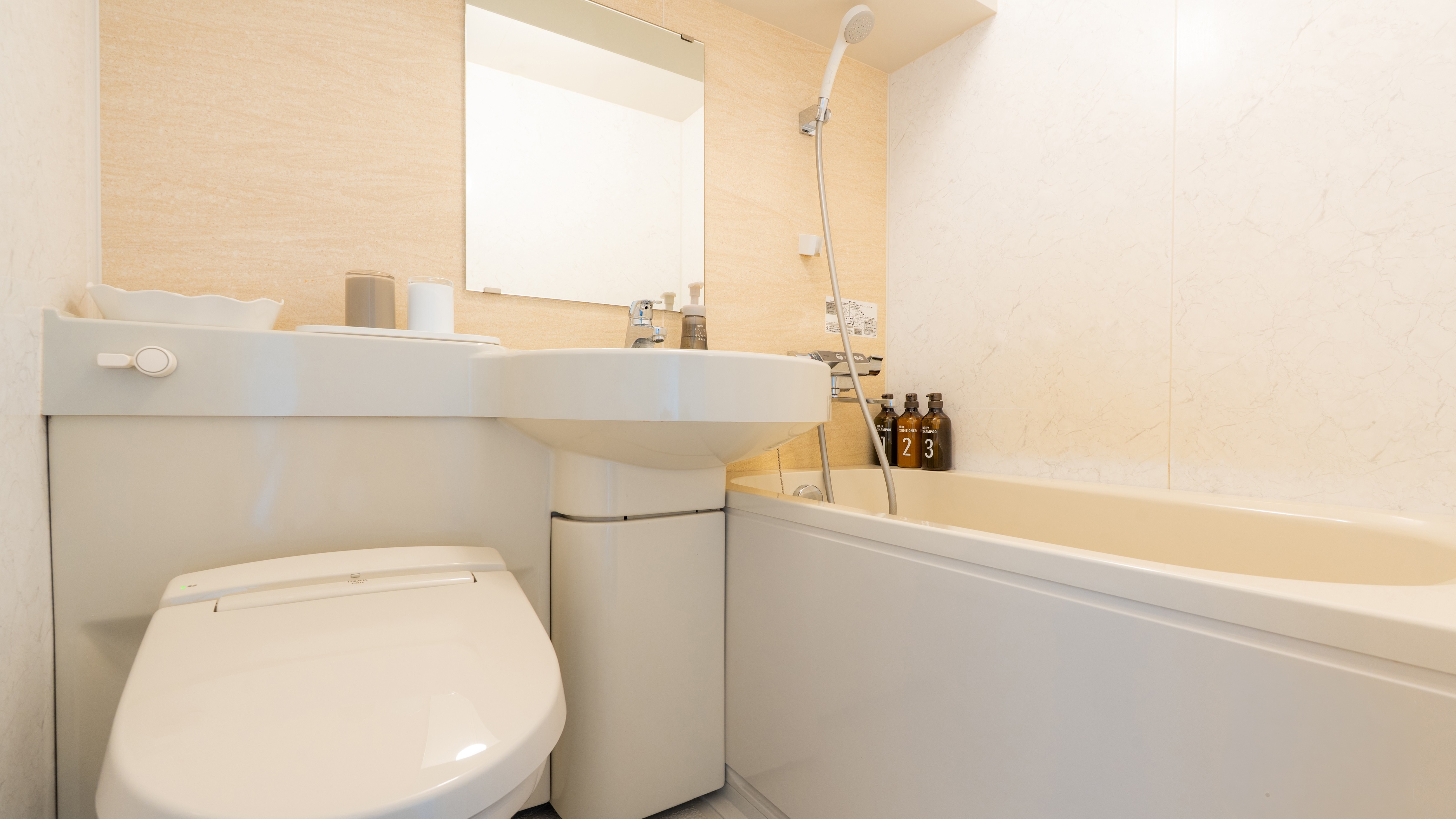 Standard Double (for 1-2 people) / Twin bathroom