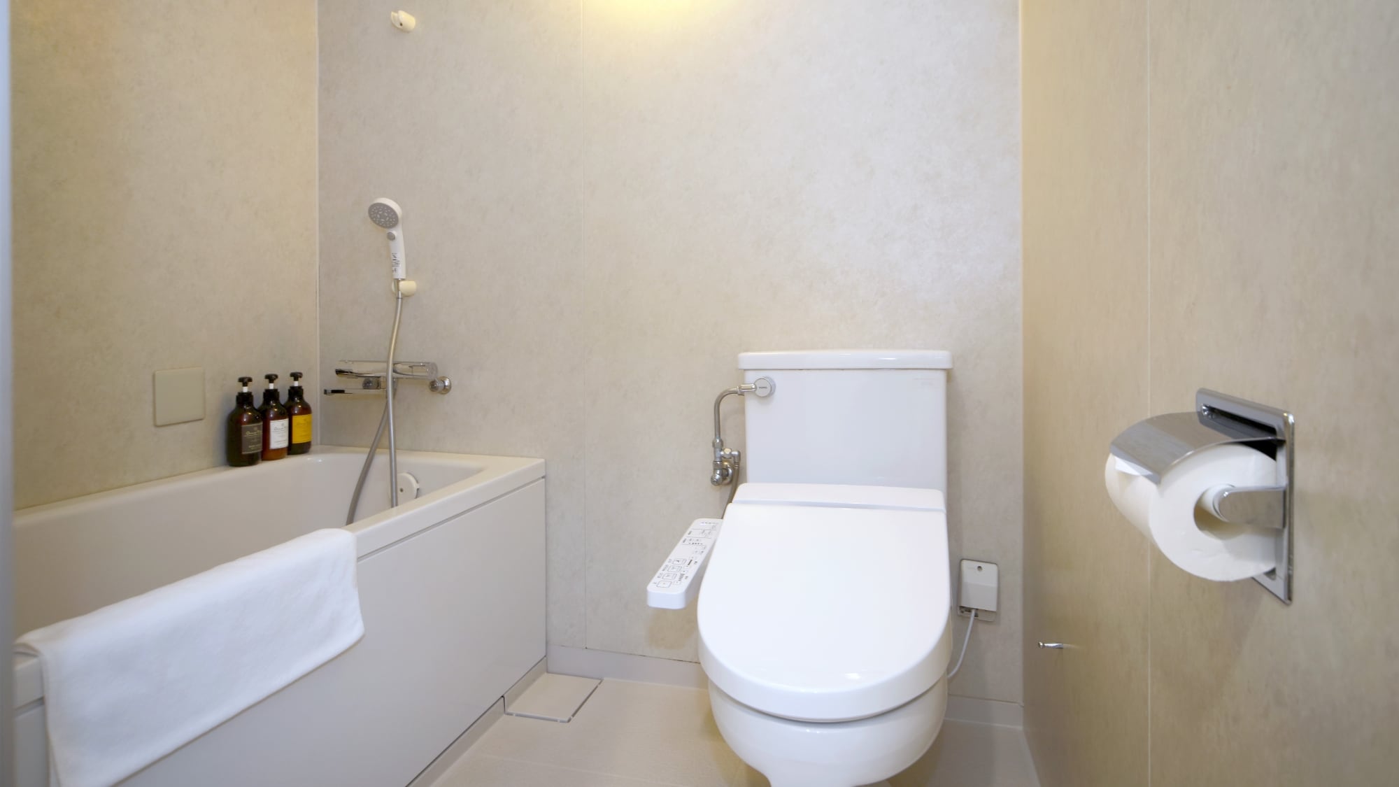 [Harbor Wing/Twin Room] Bathroom
