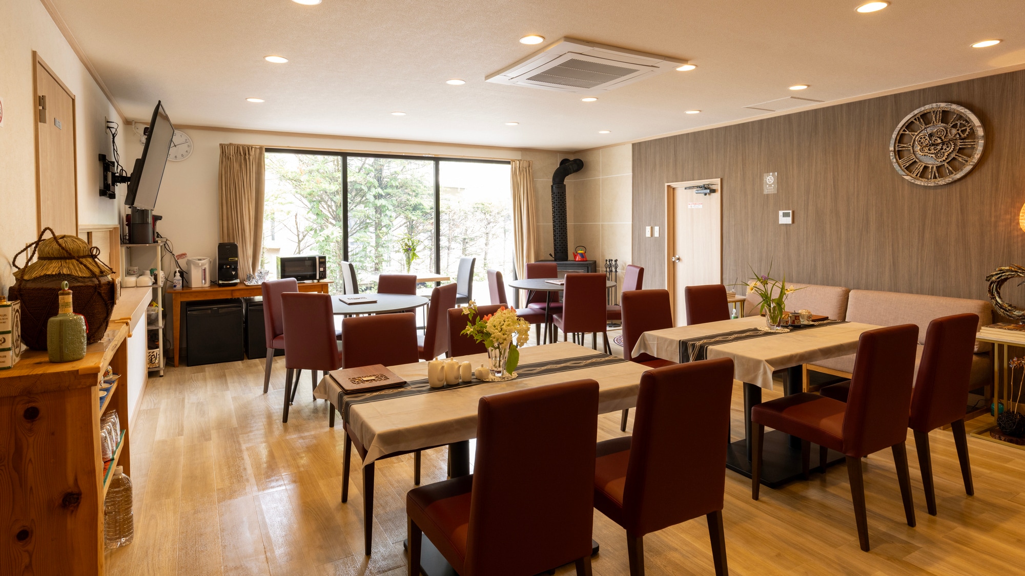 1st floor restaurant