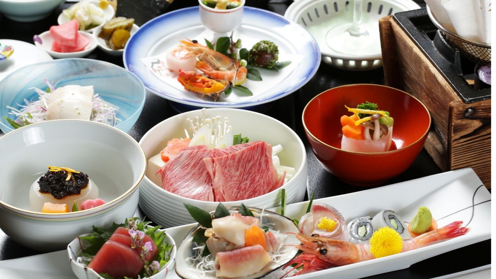 Meals - Seasonal seafood and mountain delicacies -