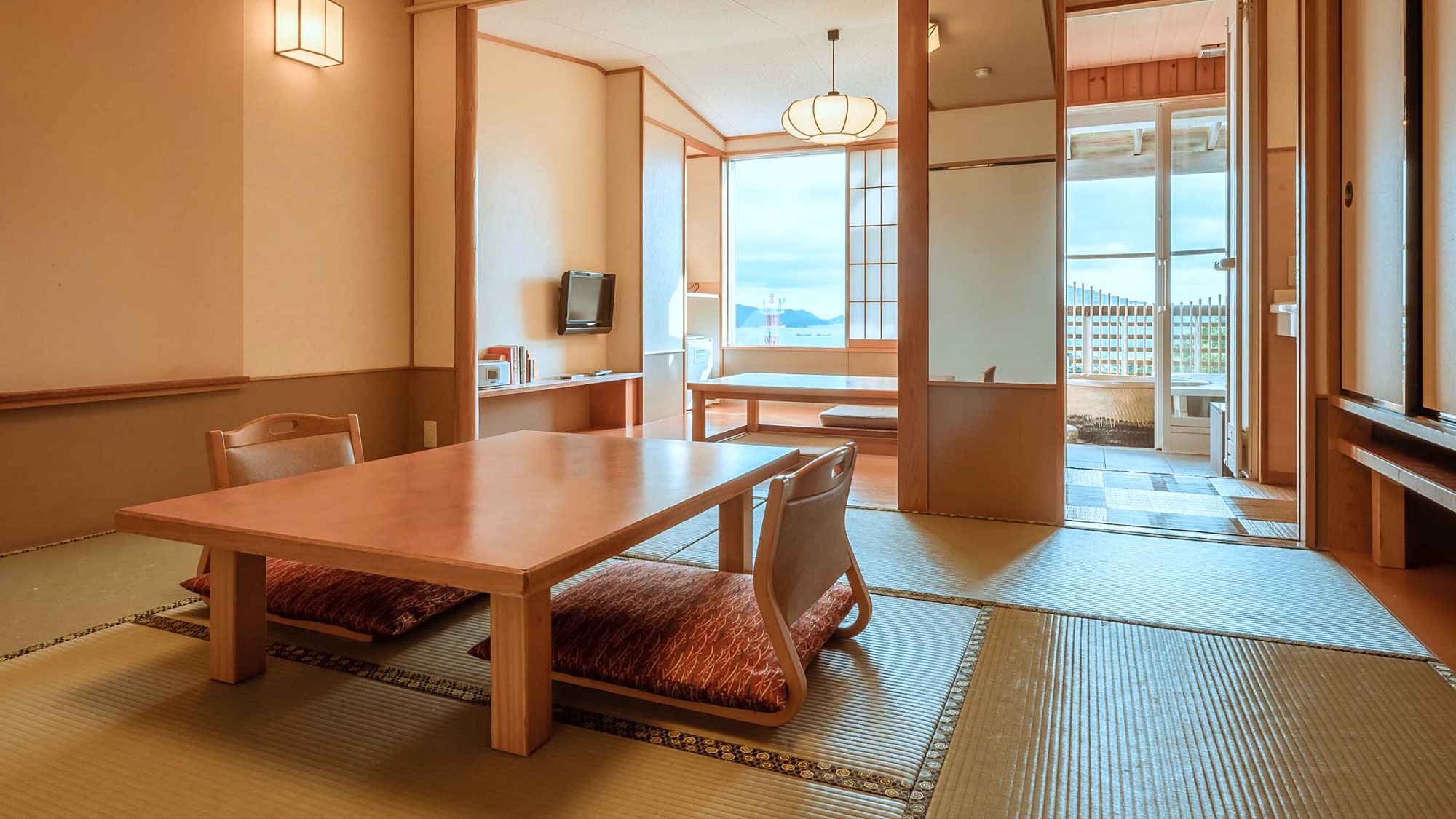 Japanese-style room with open-air bath (35m2)