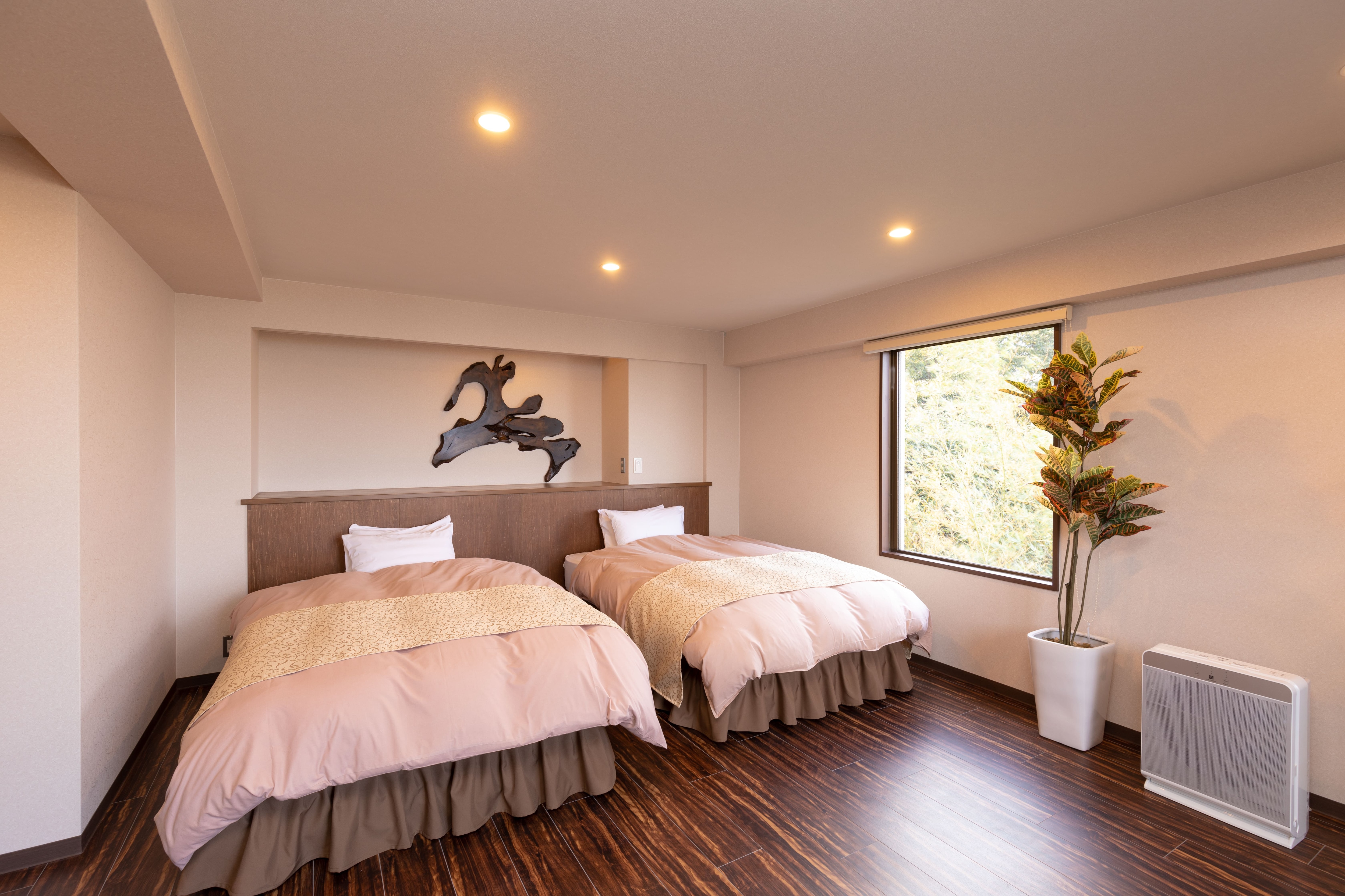 2nd floor guest room with bath