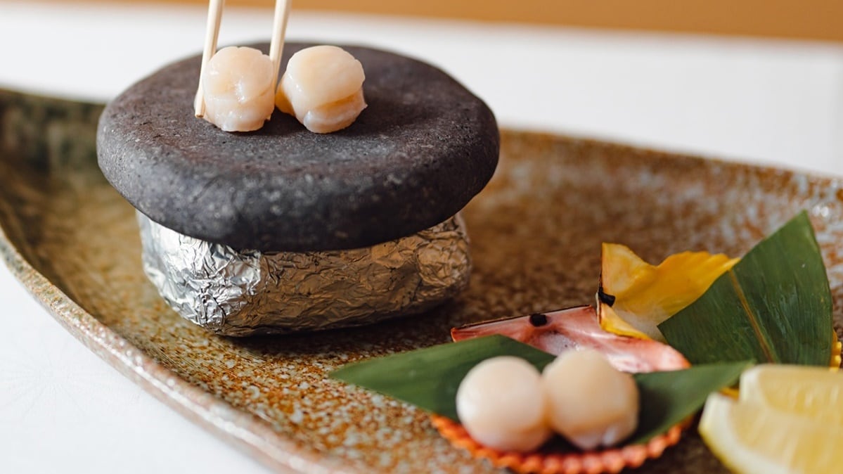Stone-grilled Amakusa winter shellfish "hiogai"