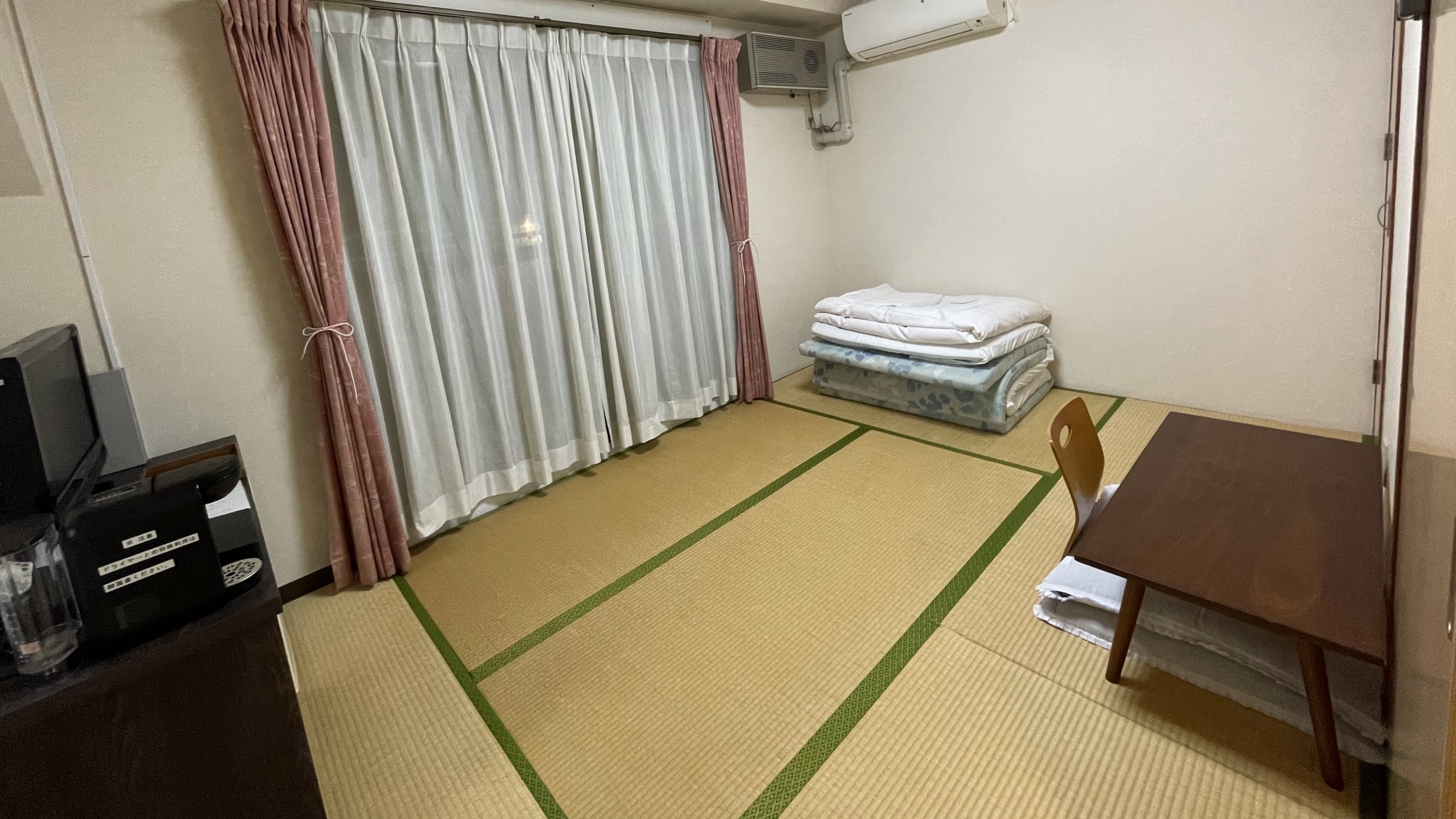 [Japanese-style room, 6 tatami mats] This room is recommended for those who want to sleep comfortably on a tatami mat even if they are alone.