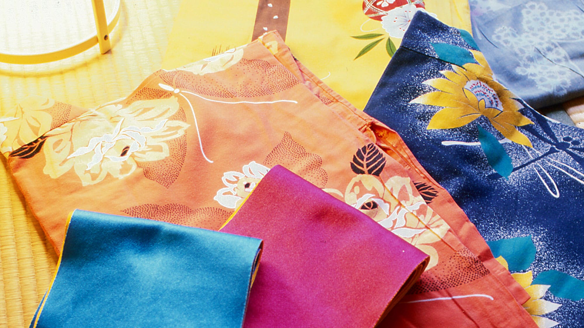  Free colored yukata for women