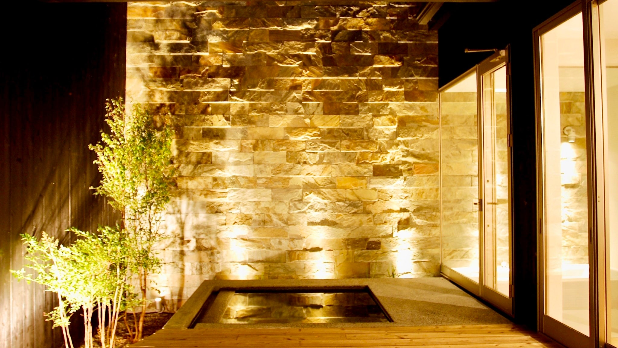 [Stone Suite] เวลาคุณภาพสูง ห้องกึ่งเตียงแฝด / ห้องแยกเดี่ยวแบบเปิดโล่ง