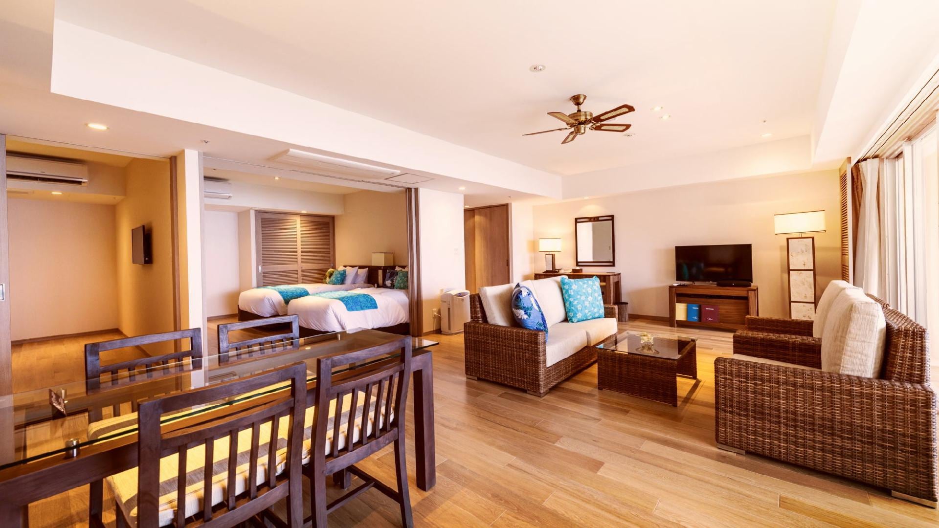 ■ Annex Building Corner Suite