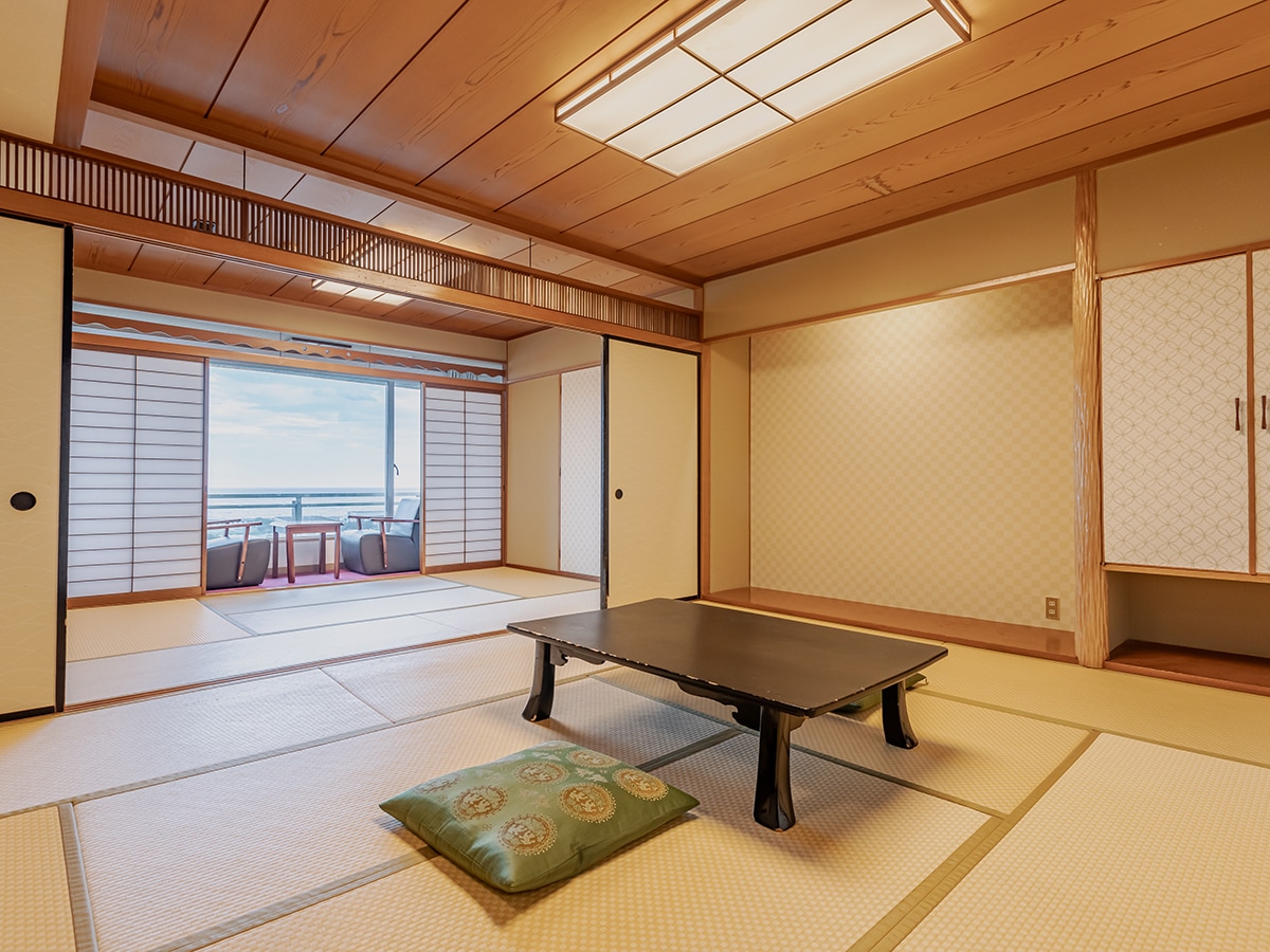 Two Japanese-style rooms on the top floor