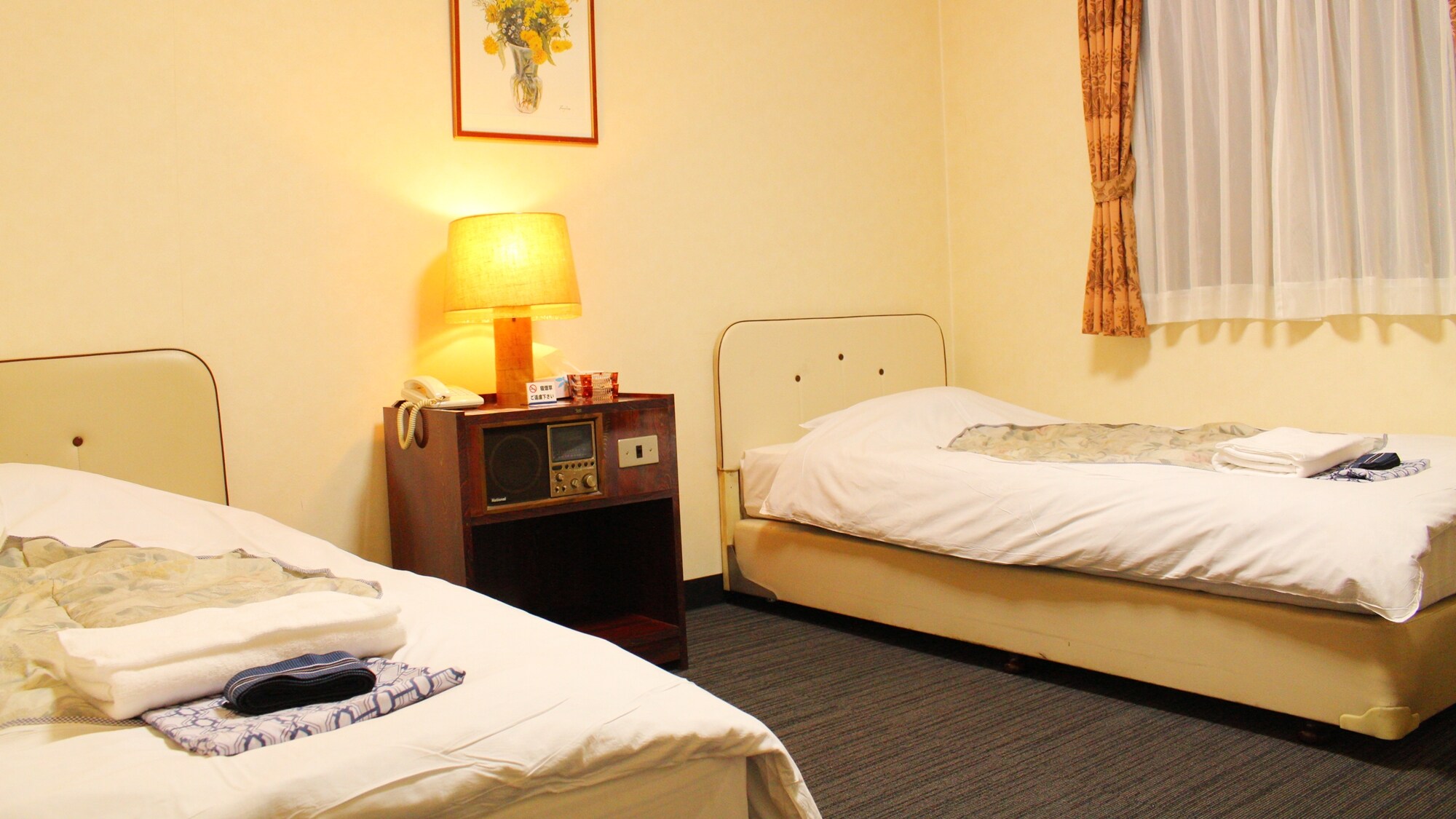 * [Example of guest room] Twin room